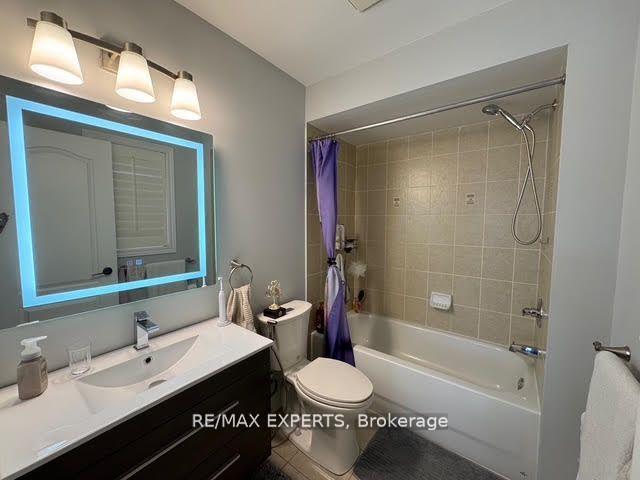 Photo 10 of 17 Belleville Drive, Brampton, Vales of Castlemore North — HOMEH