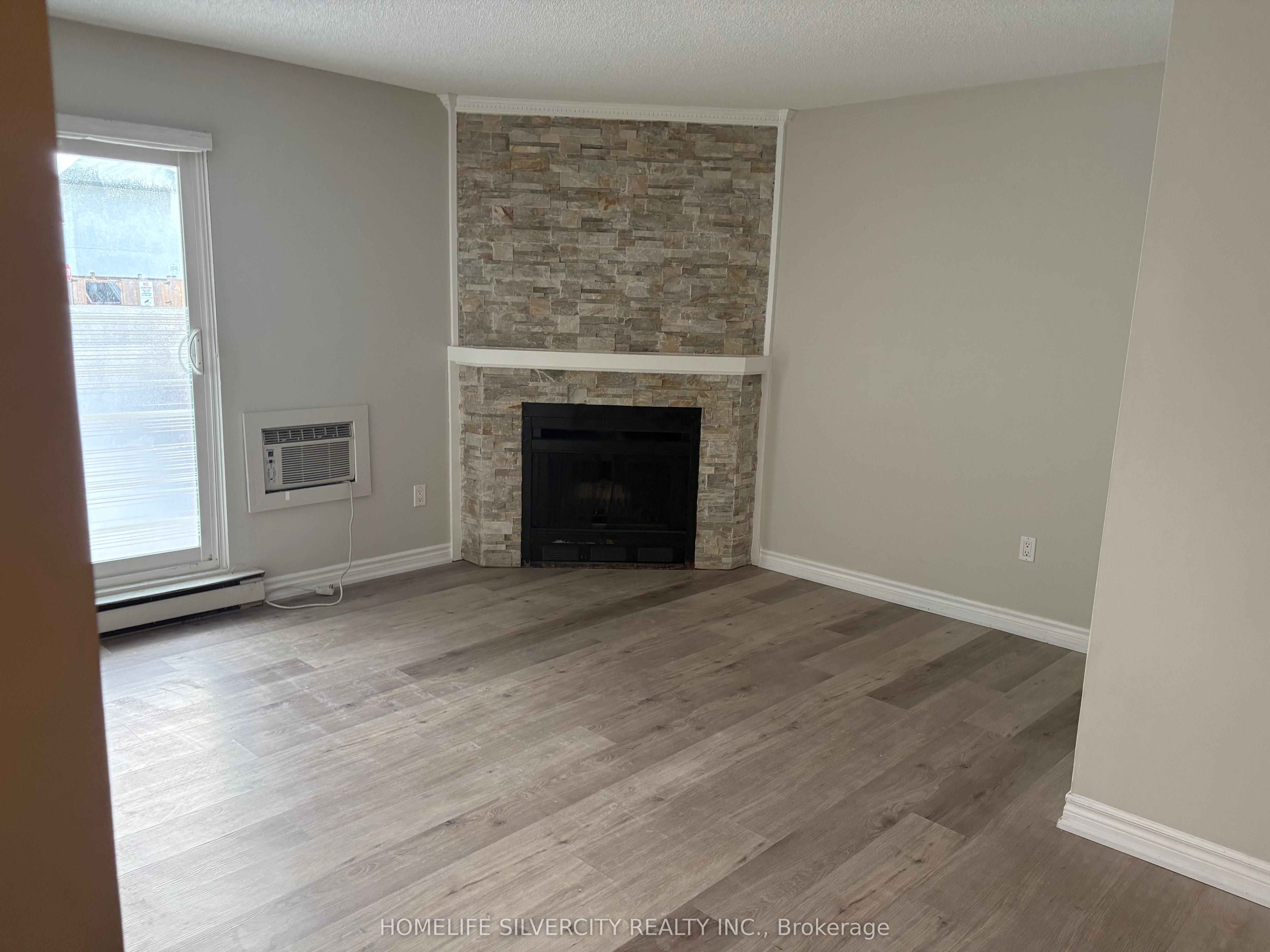 Photo 3 of 11450 Glen Abbey Gate, Oakville, Glen Abbey — HOMEH