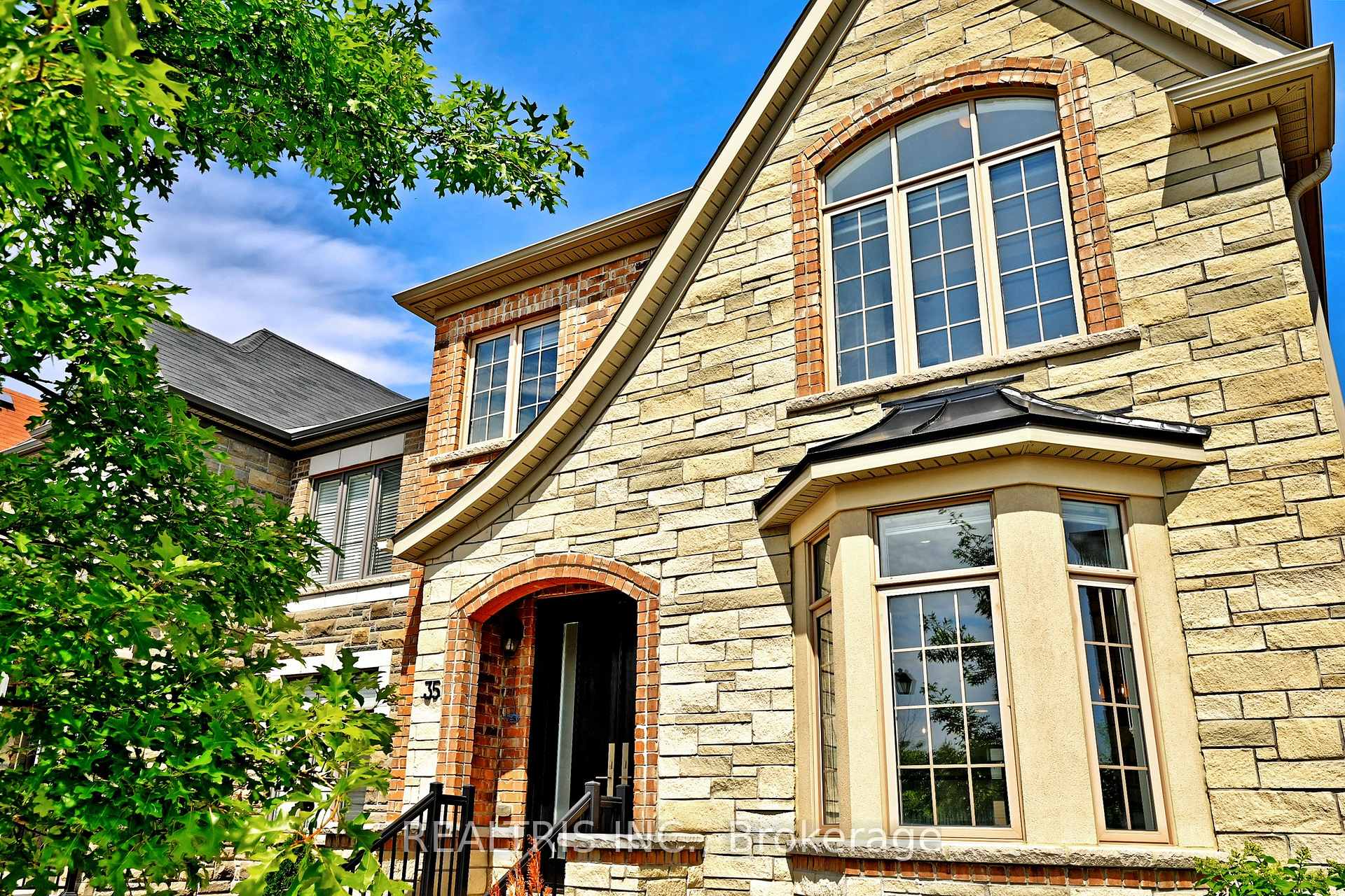 Photo 2 of 35 Gordon Landon Drive, Markham, Cornell — HOMEH