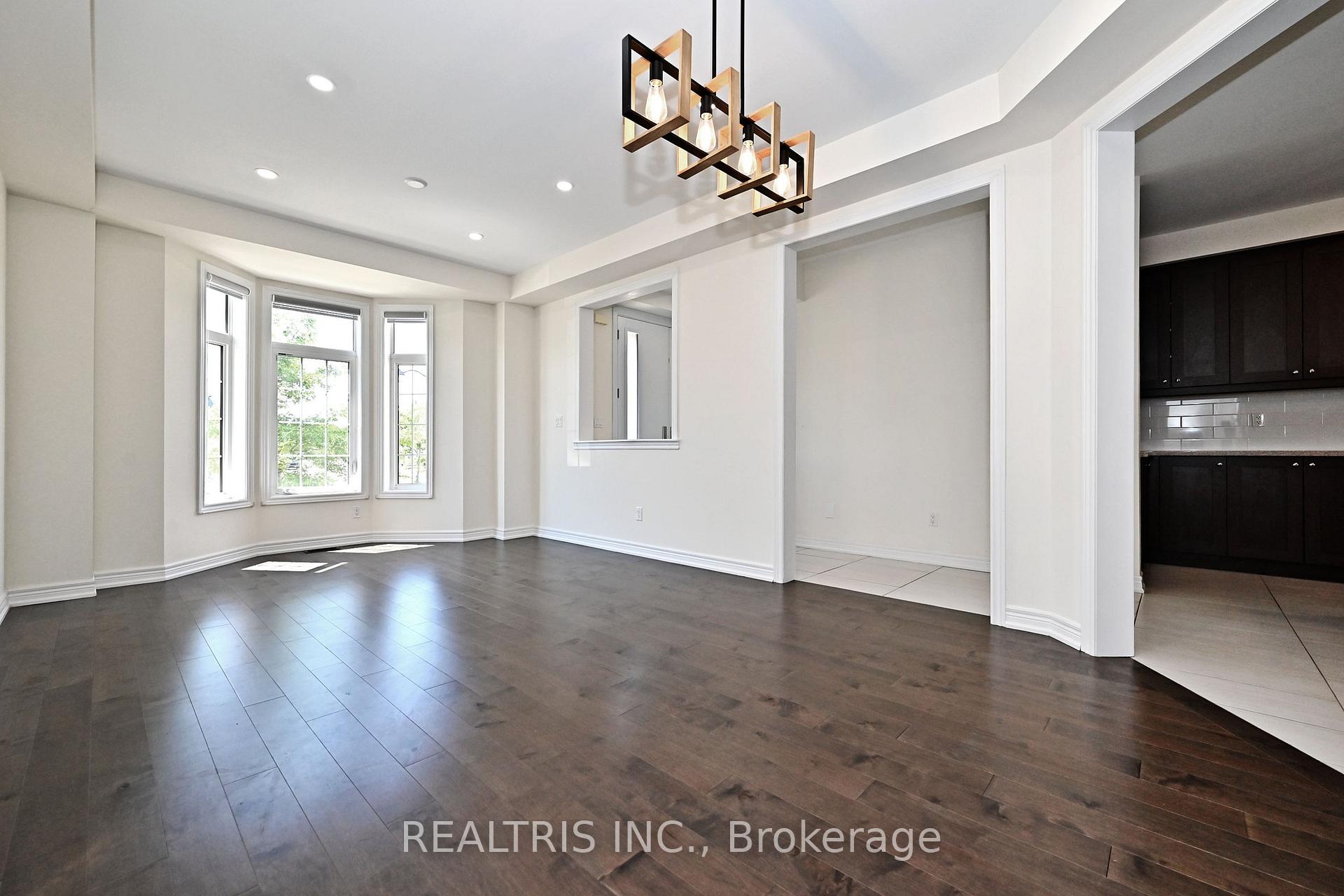 Photo 5 of 35 Gordon Landon Drive, Markham, Cornell — HOMEH