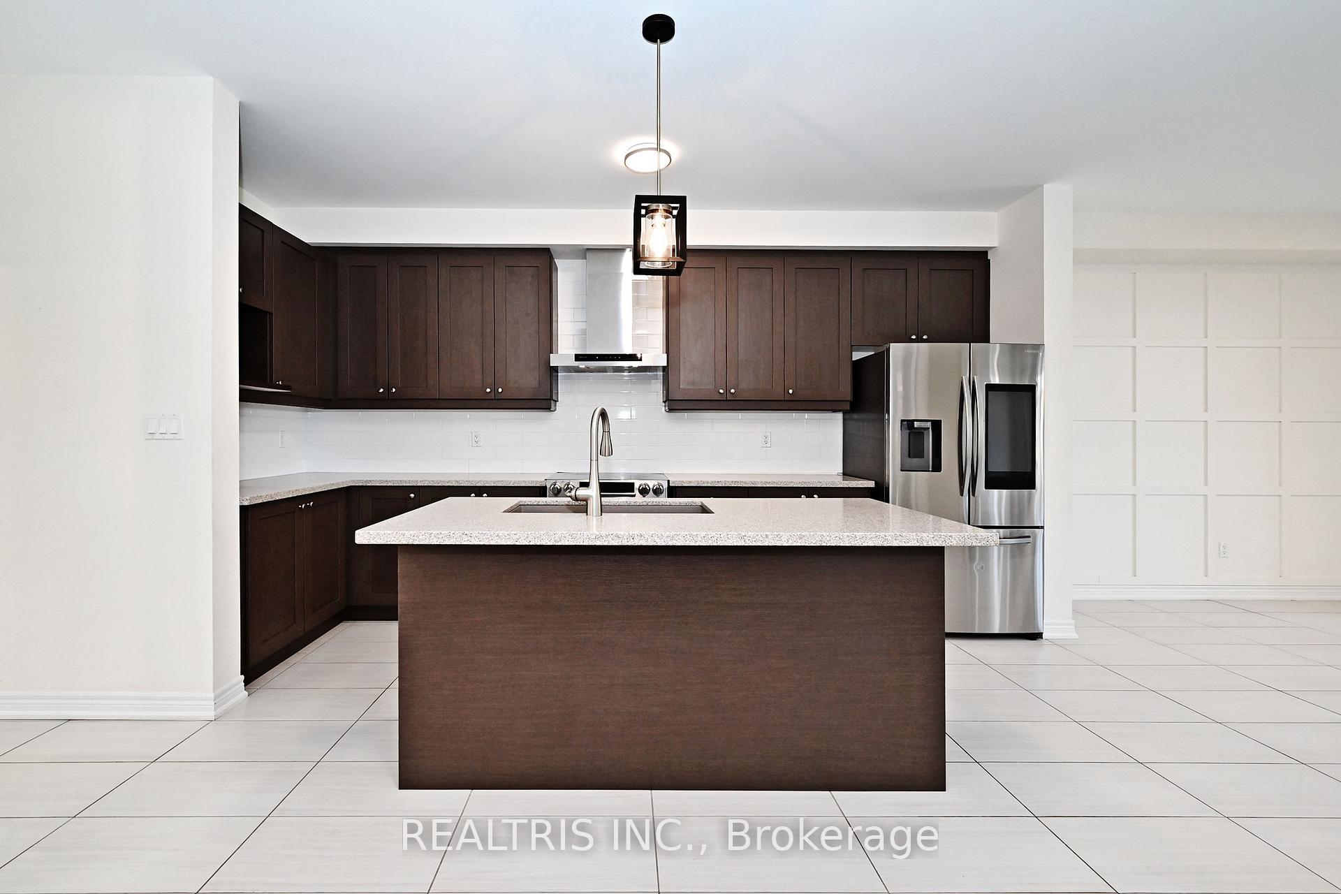 Photo 10 of 35 Gordon Landon Drive, Markham, Cornell — HOMEH