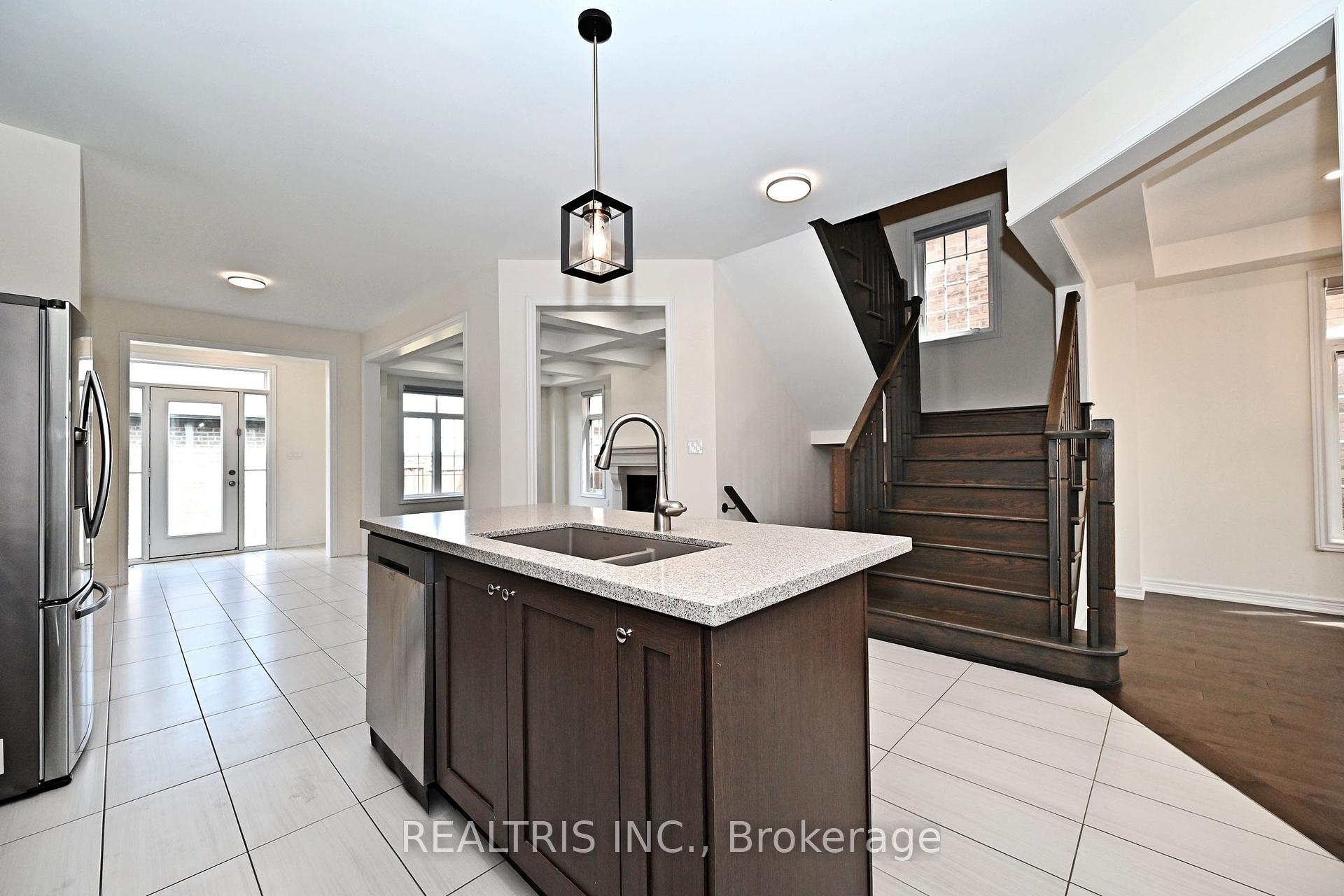 Photo 6 of 35 Gordon Landon Drive, Markham, Cornell — HOMEH