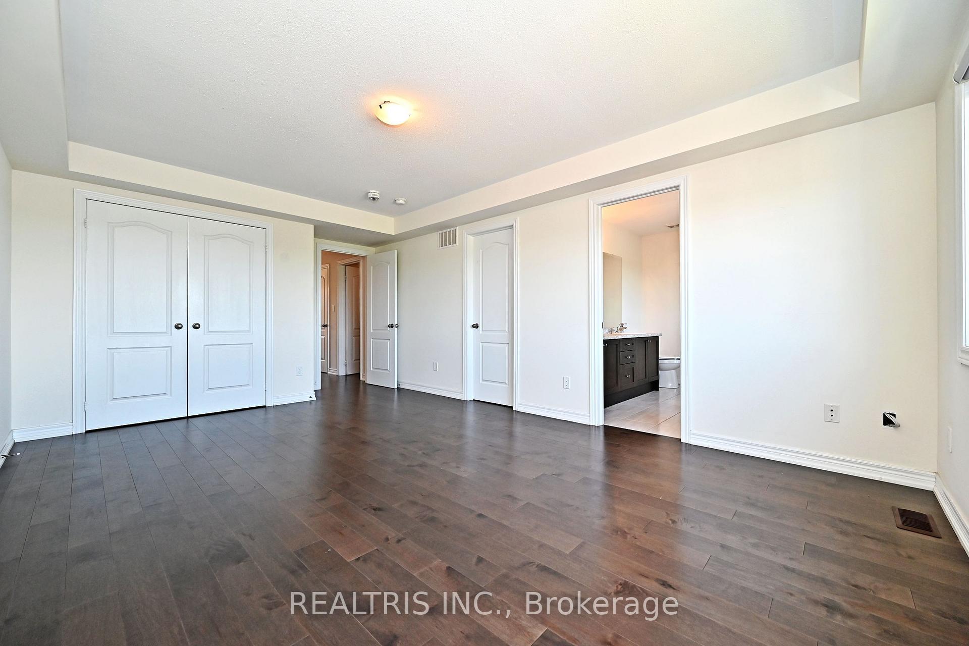 Photo 13 of 35 Gordon Landon Drive, Markham, Cornell — HOMEH