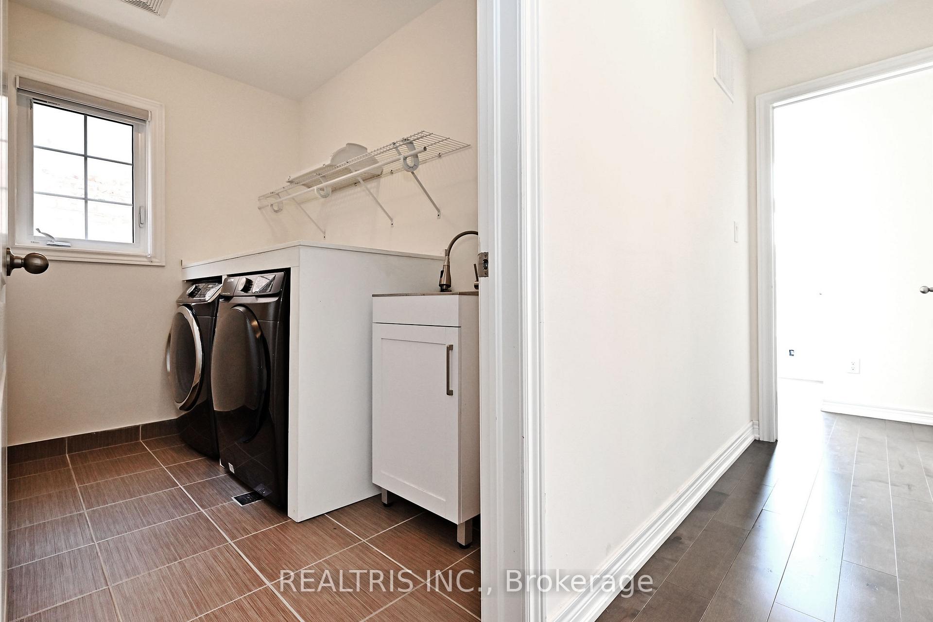Photo 26 of 35 Gordon Landon Drive, Markham, Cornell — HOMEH