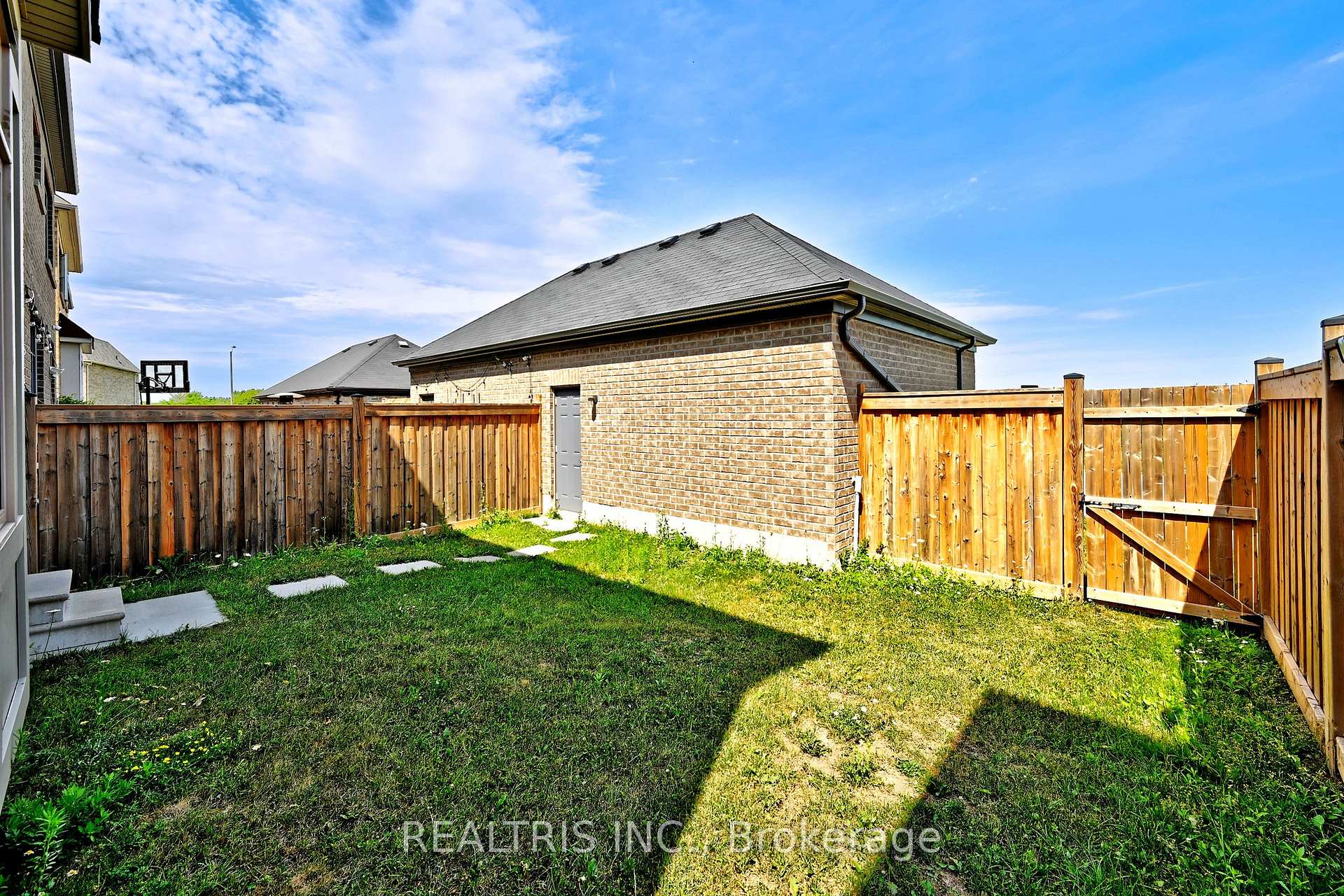 Photo 35 of 35 Gordon Landon Drive, Markham, Cornell — HOMEH