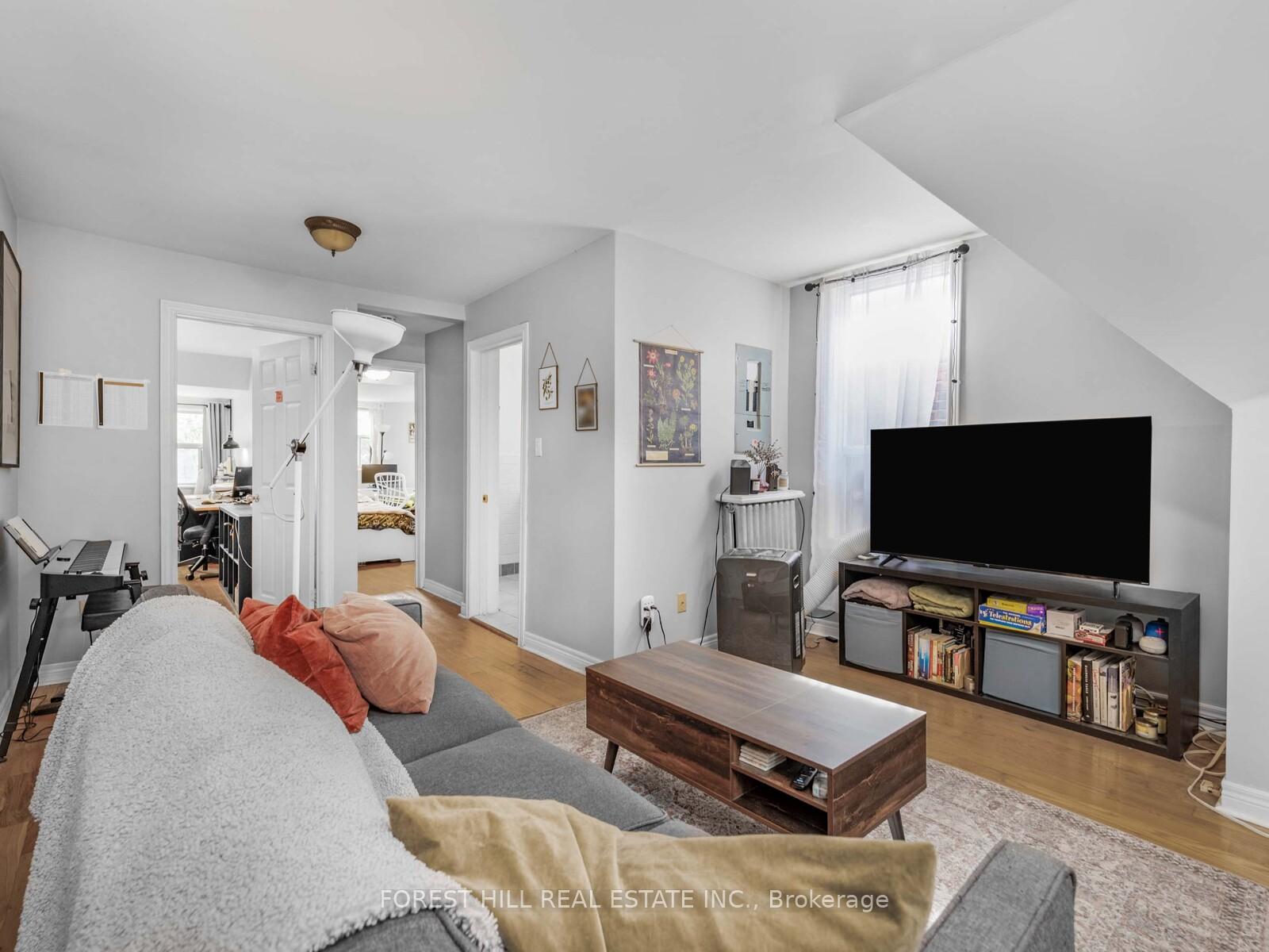 Photo 9 of Unit 3, 654 Euclid Avenue, Toronto, Palmerston-Little Italy — HOMEH