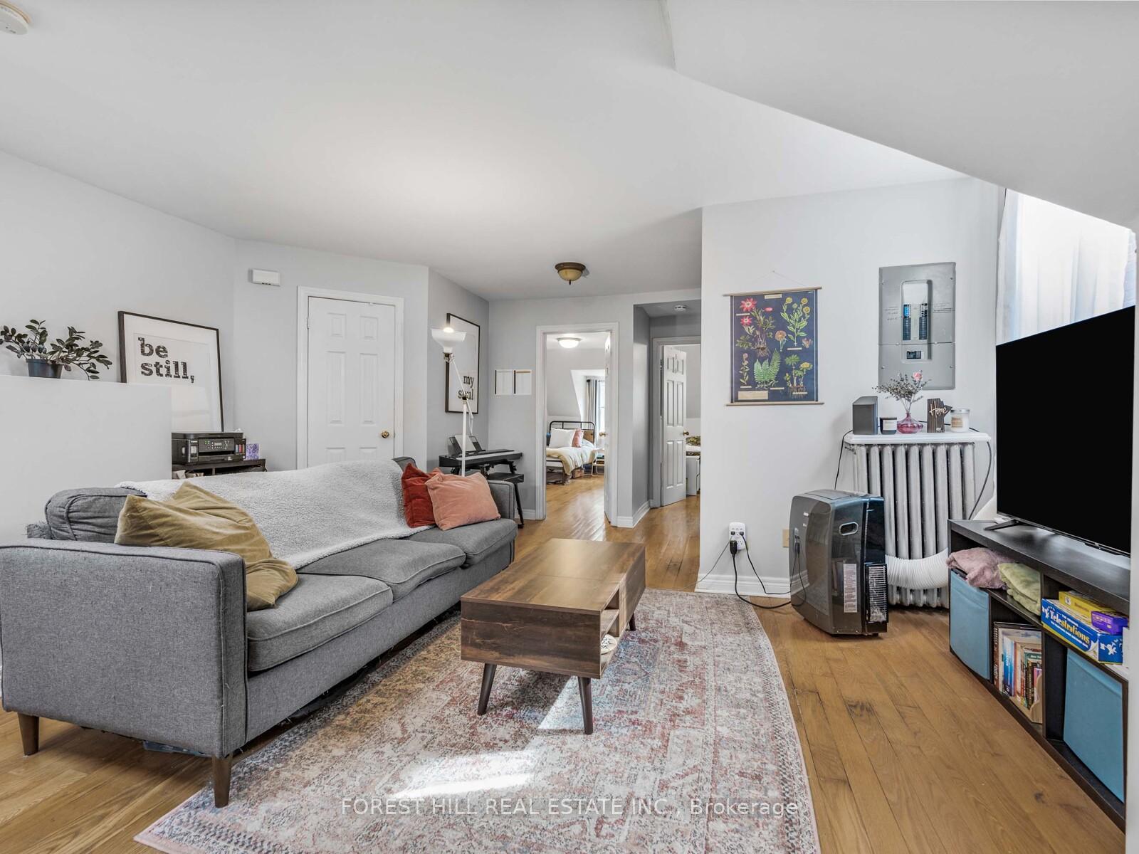 Photo 4 of Unit 3, 654 Euclid Avenue, Toronto, Palmerston-Little Italy — HOMEH