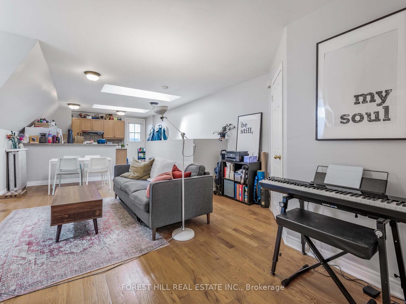 Photo 8 of Unit 3, 654 Euclid Avenue, Toronto, Palmerston-Little Italy — HOMEH