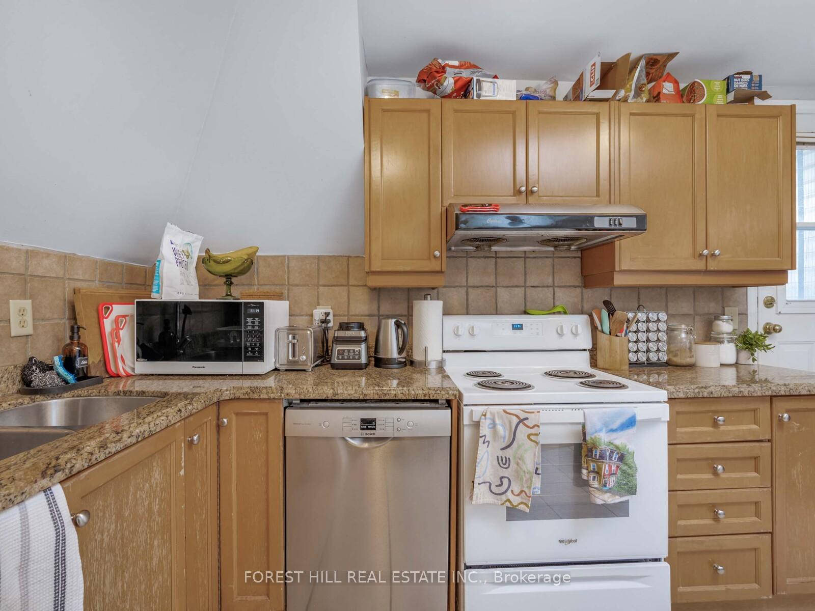 Photo 10 of Unit 3, 654 Euclid Avenue, Toronto, Palmerston-Little Italy — HOMEH