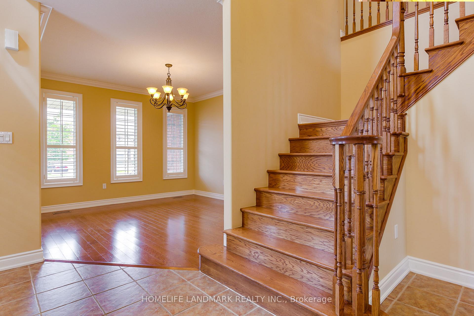 Photo 26 of 55 Prince William Way, Barrie, Innis-Shore — HOMEH