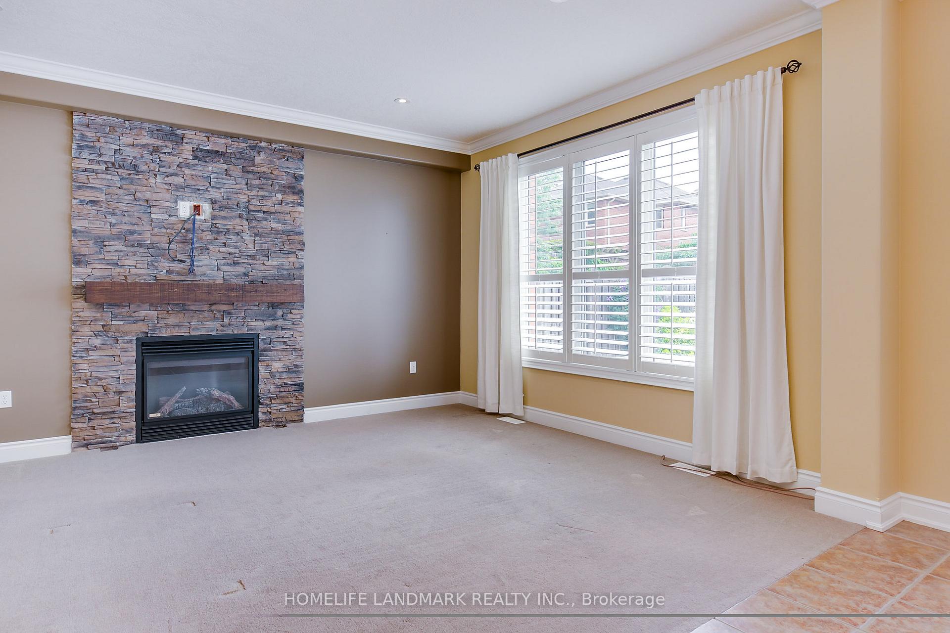Photo 6 of 55 Prince William Way, Barrie, Innis-Shore — HOMEH