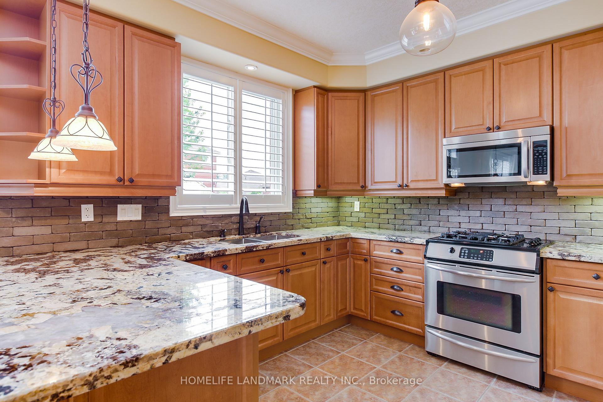 Photo 29 of 55 Prince William Way, Barrie, Innis-Shore — HOMEH