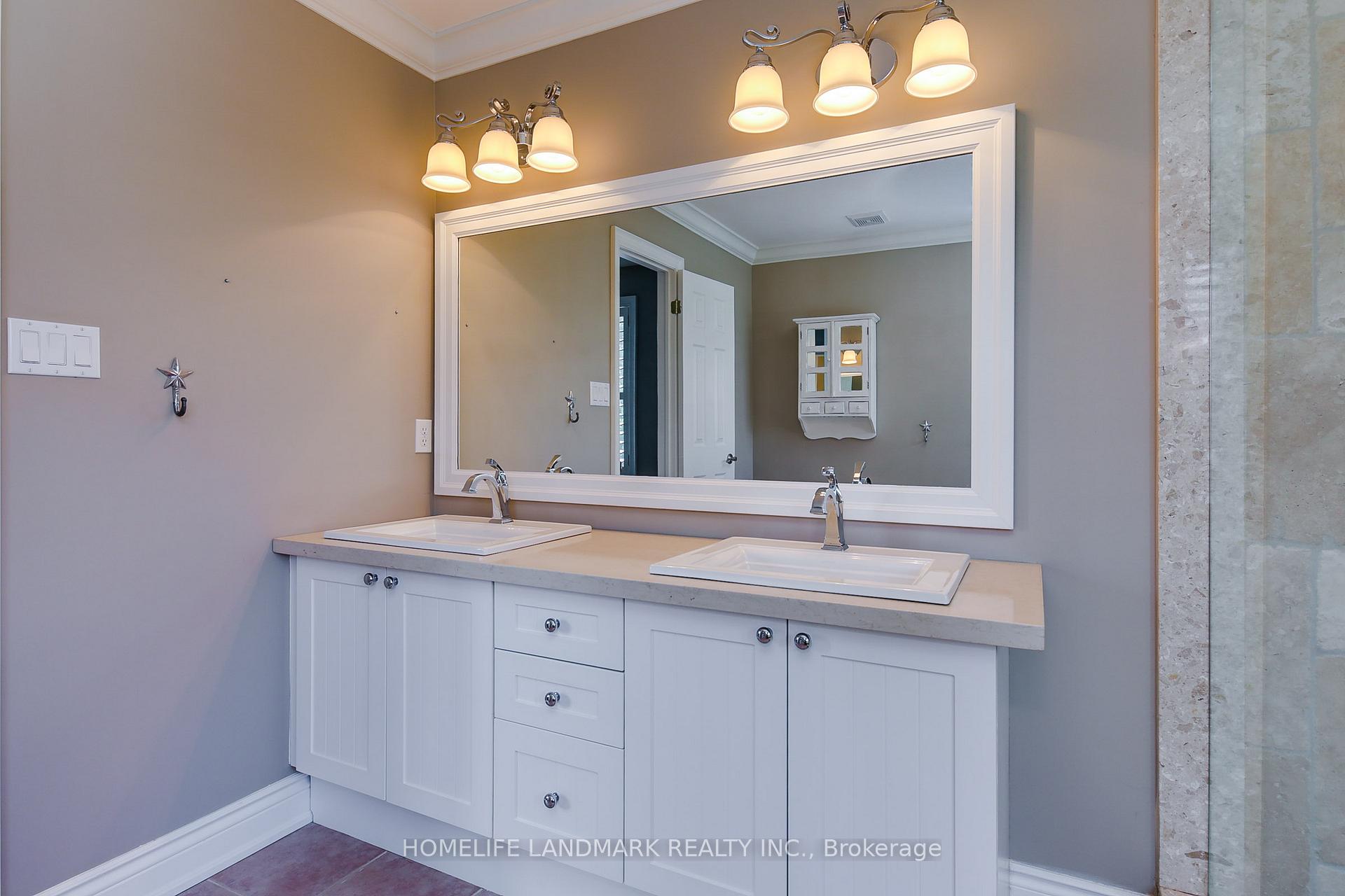 Photo 17 of 55 Prince William Way, Barrie, Innis-Shore — HOMEH
