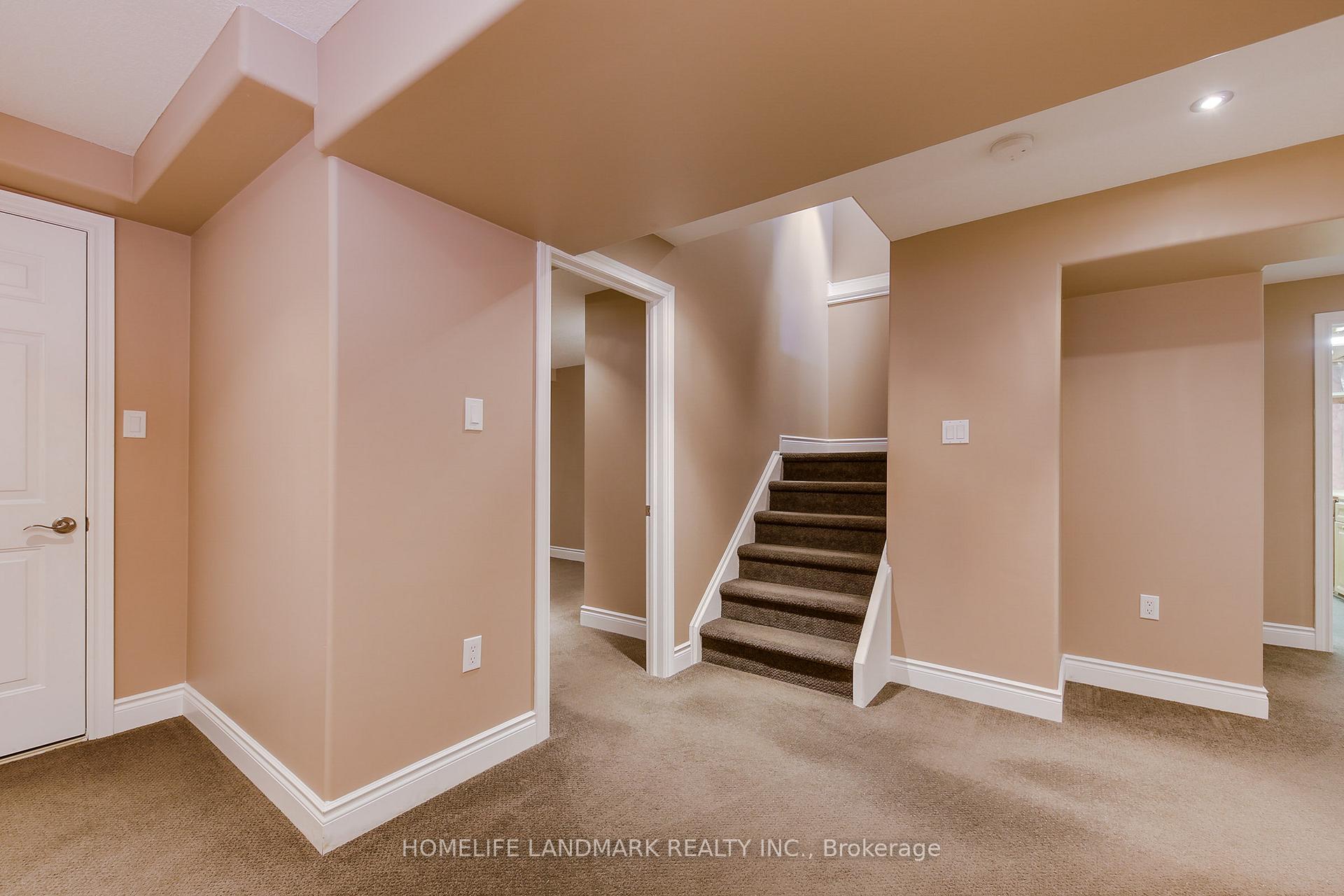 Photo 18 of 55 Prince William Way, Barrie, Innis-Shore — HOMEH
