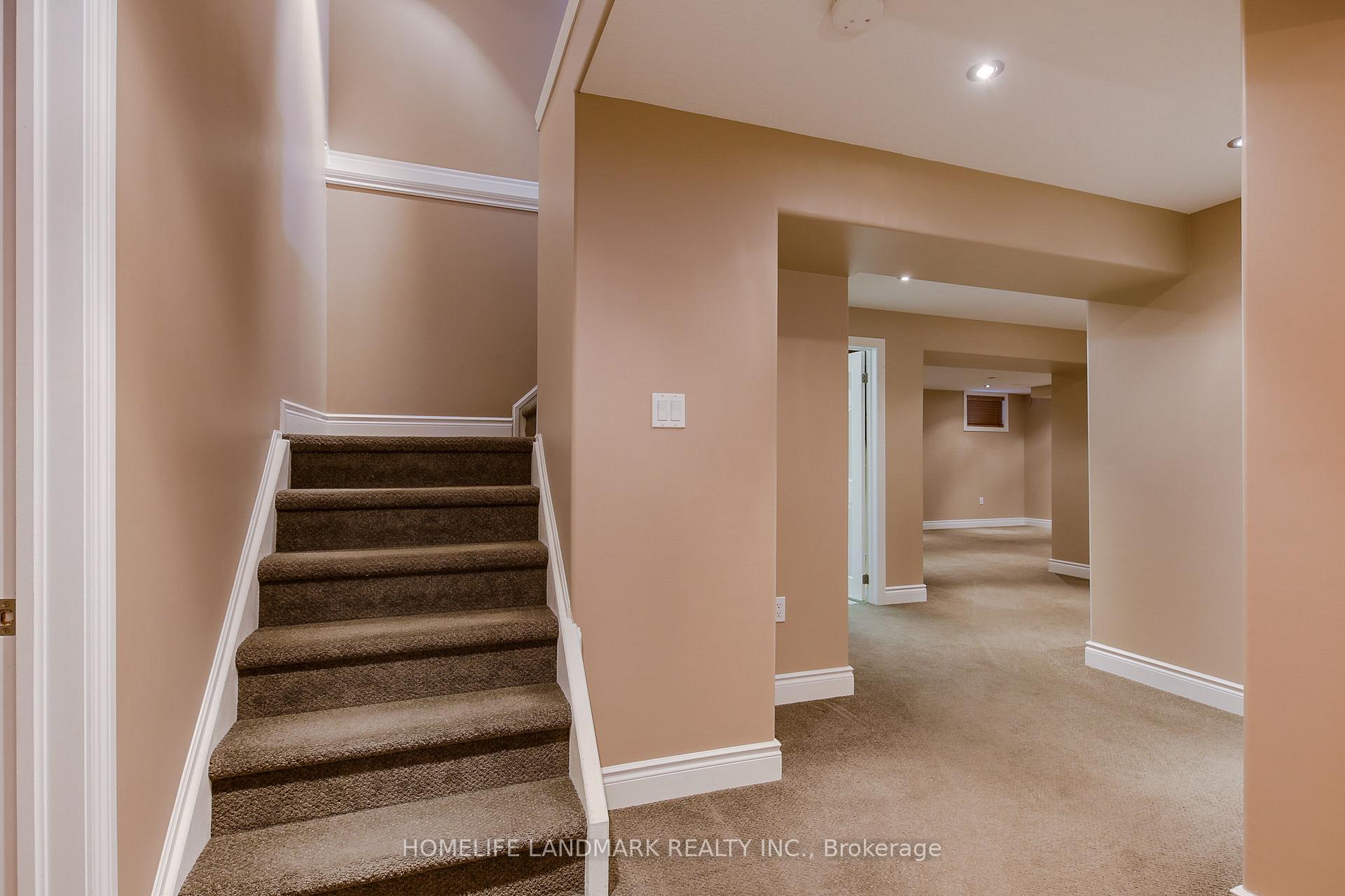 Photo 19 of 55 Prince William Way, Barrie, Innis-Shore — HOMEH
