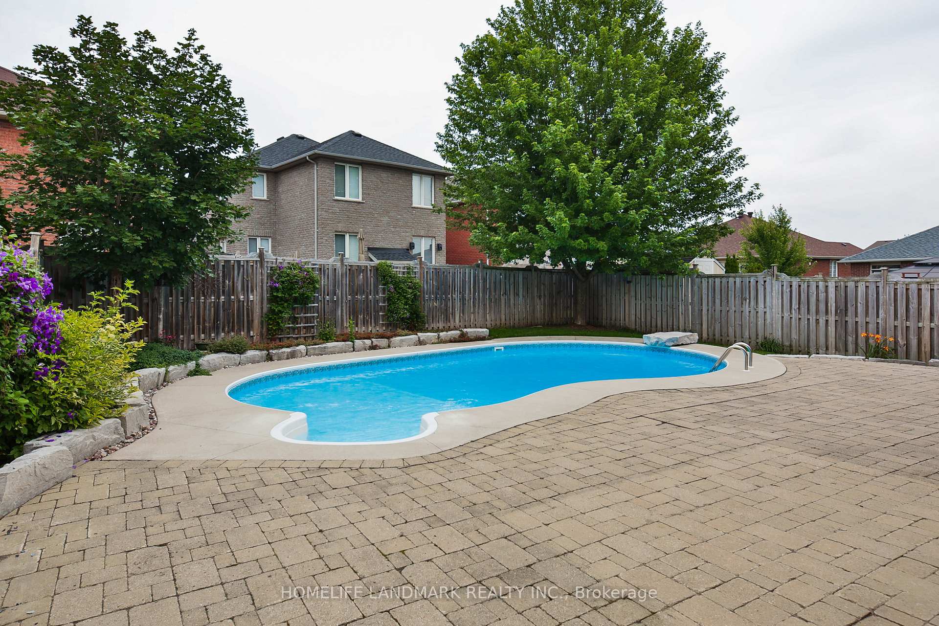 Photo 22 of 55 Prince William Way, Barrie, Innis-Shore — HOMEH