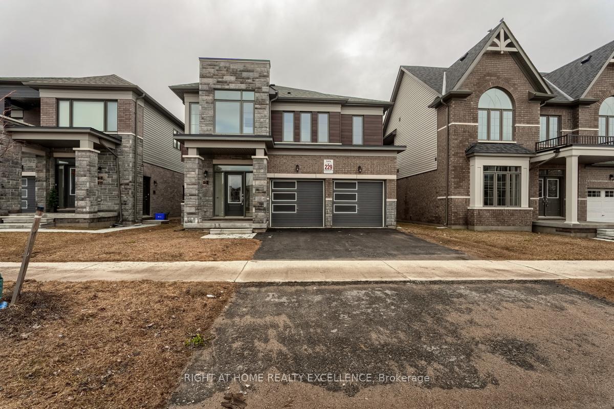 Photo 2 of 73 Nottingham Road E, Barrie, Innis-Shore — HOMEH
