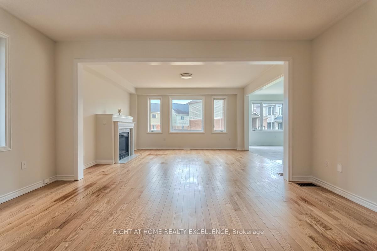 Photo 10 of 73 Nottingham Road E, Barrie, Innis-Shore — HOMEH
