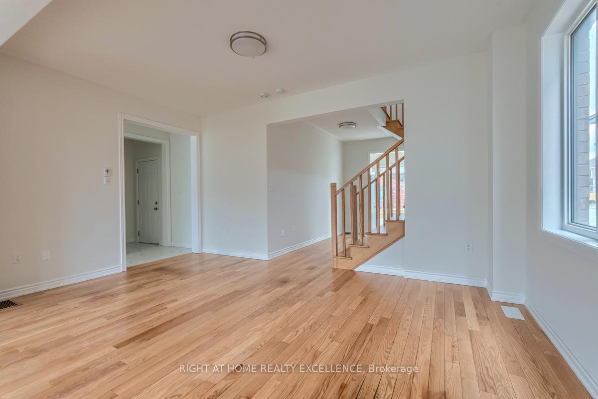 Photo 13 of 73 Nottingham Road E, Barrie, Innis-Shore — HOMEH