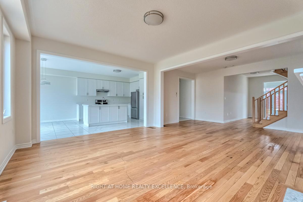 Photo 18 of 73 Nottingham Road E, Barrie, Innis-Shore — HOMEH