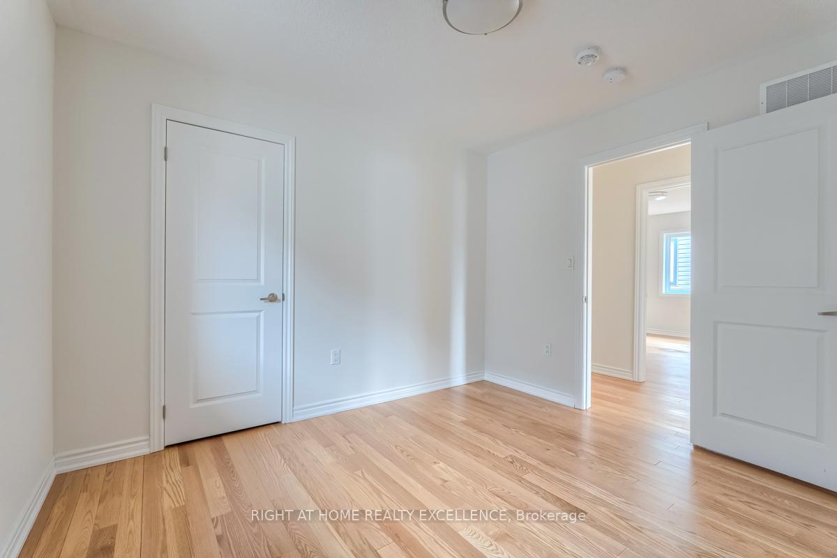 Photo 39 of 73 Nottingham Road E, Barrie, Innis-Shore — HOMEH