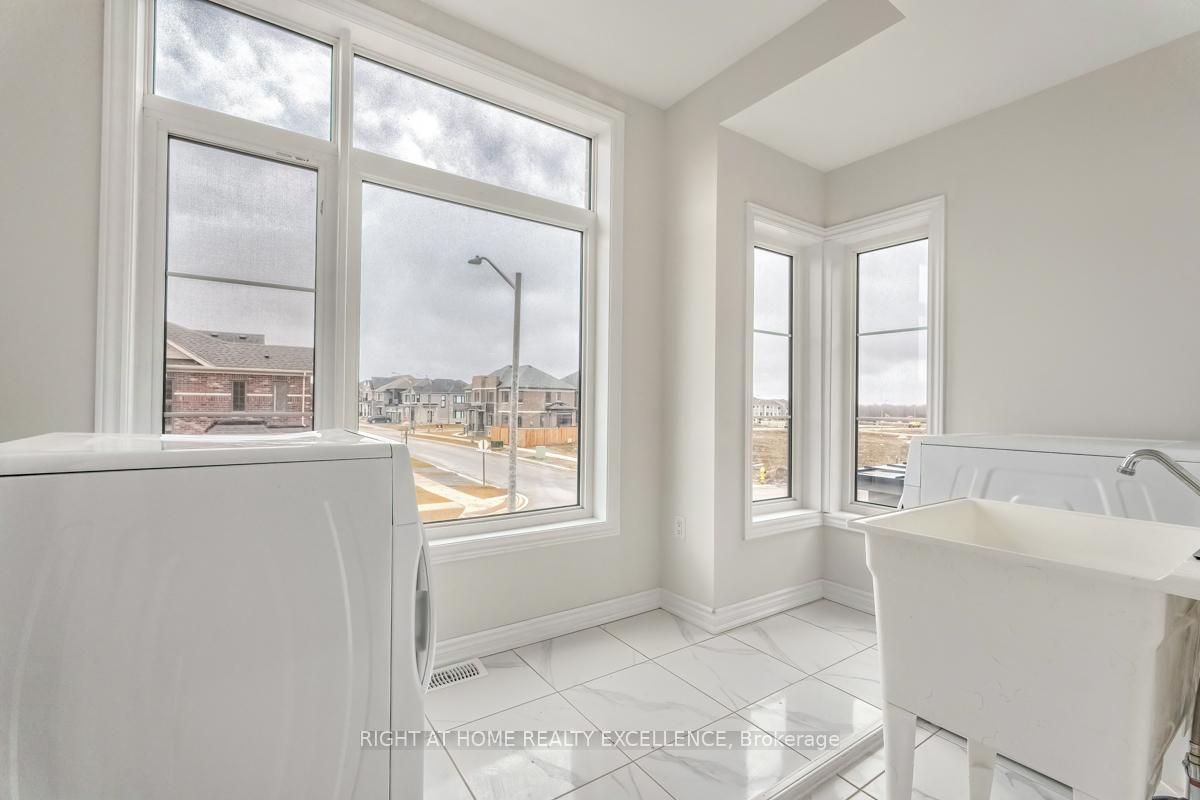 Photo 46 of 73 Nottingham Road E, Barrie, Innis-Shore — HOMEH