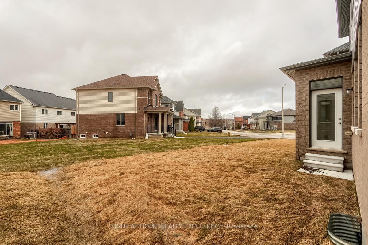 Photo 49 of 73 Nottingham Road E, Barrie, Innis-Shore — HOMEH