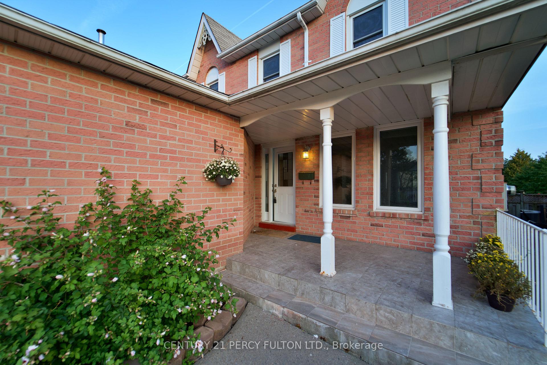 Photo 2 of 31 Chapman Drive, Ajax, Central — HOMEH