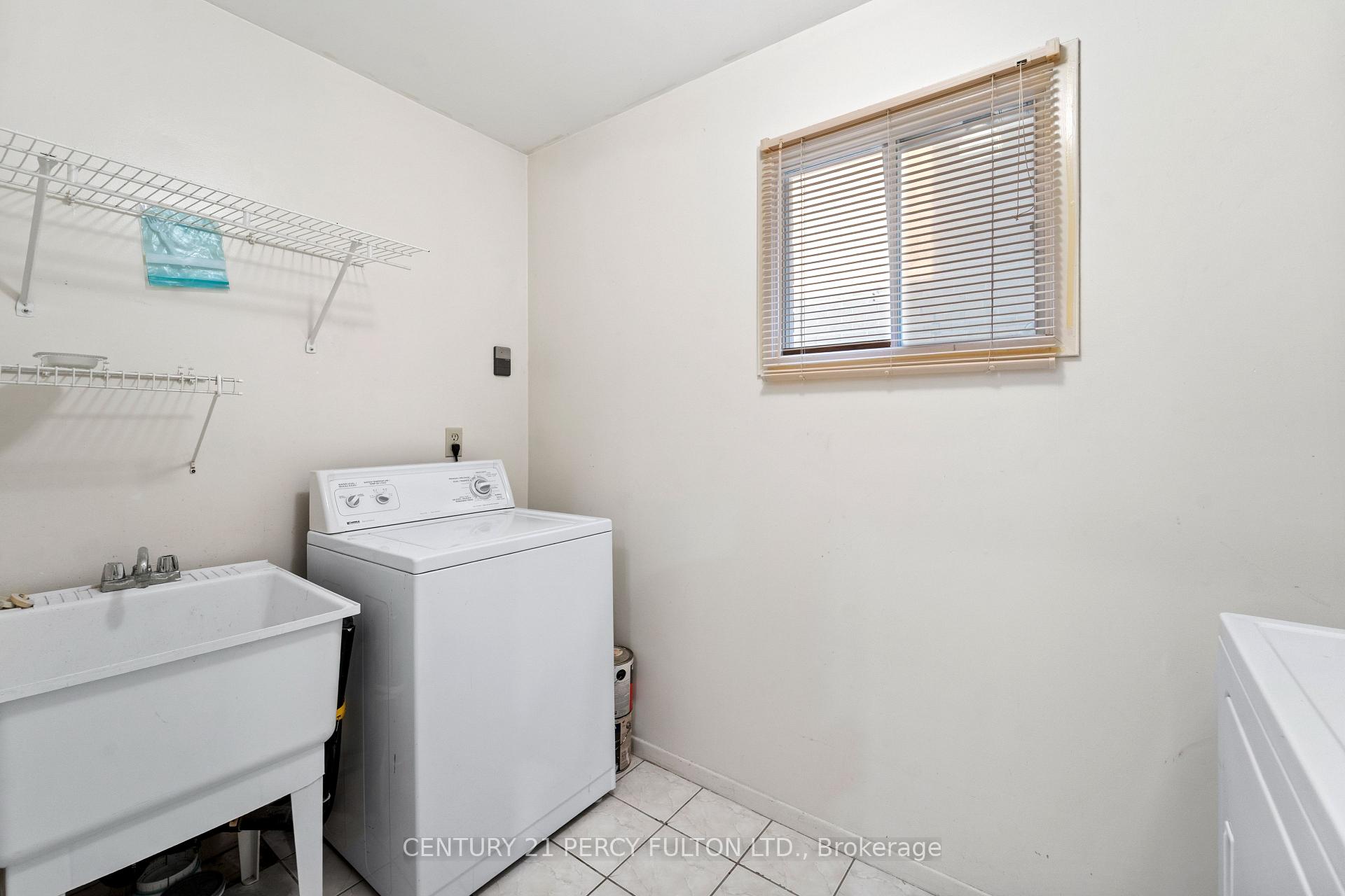 Photo 19 of 31 Chapman Drive, Ajax, Central — HOMEH