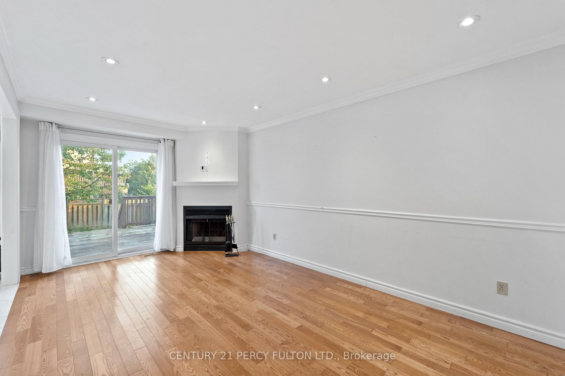 Photo 3 of 31 Chapman Drive, Ajax, Central — HOMEH