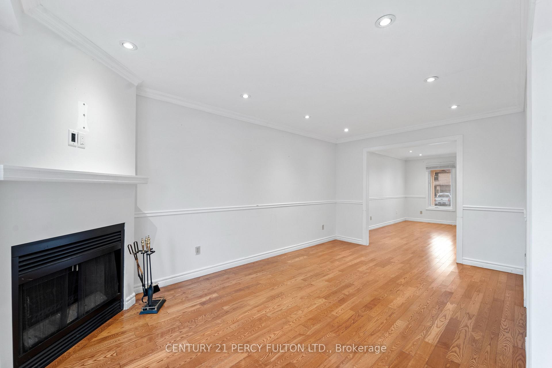 Photo 11 of 31 Chapman Drive, Ajax, Central — HOMEH