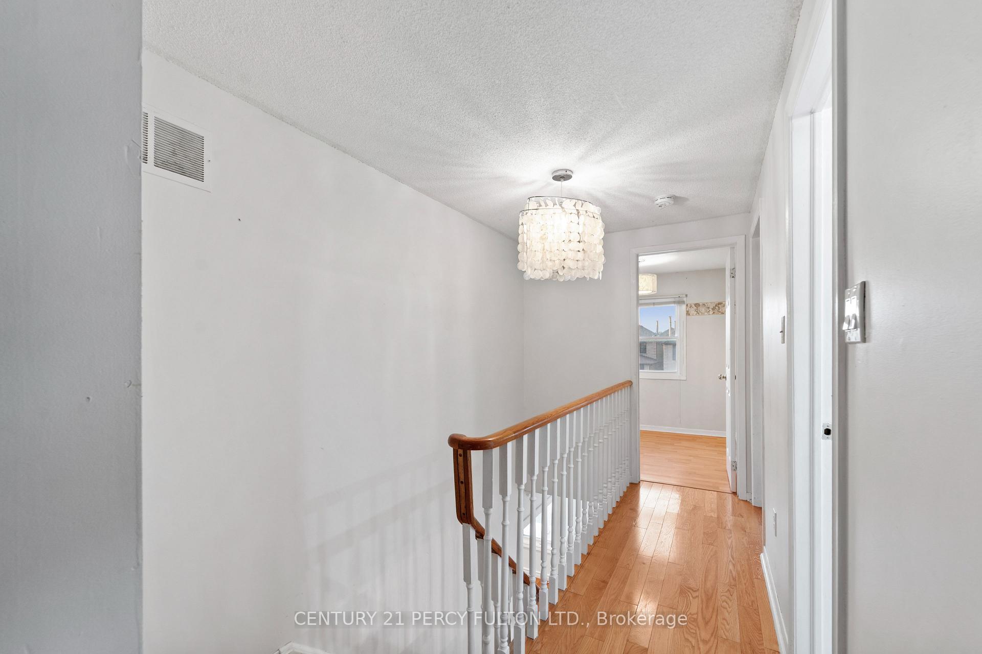 Photo 17 of 31 Chapman Drive, Ajax, Central — HOMEH