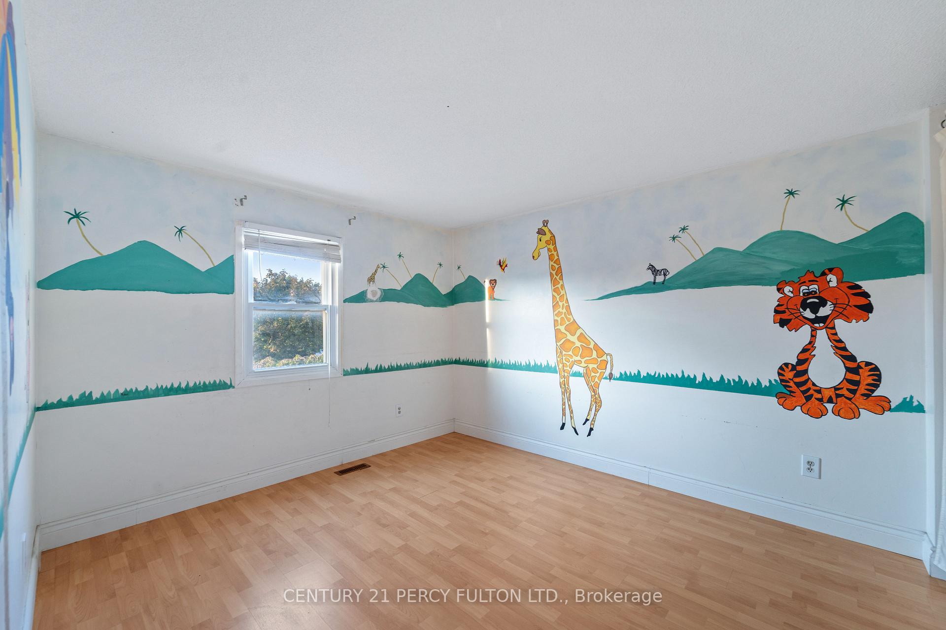 Photo 15 of 31 Chapman Drive, Ajax, Central — HOMEH