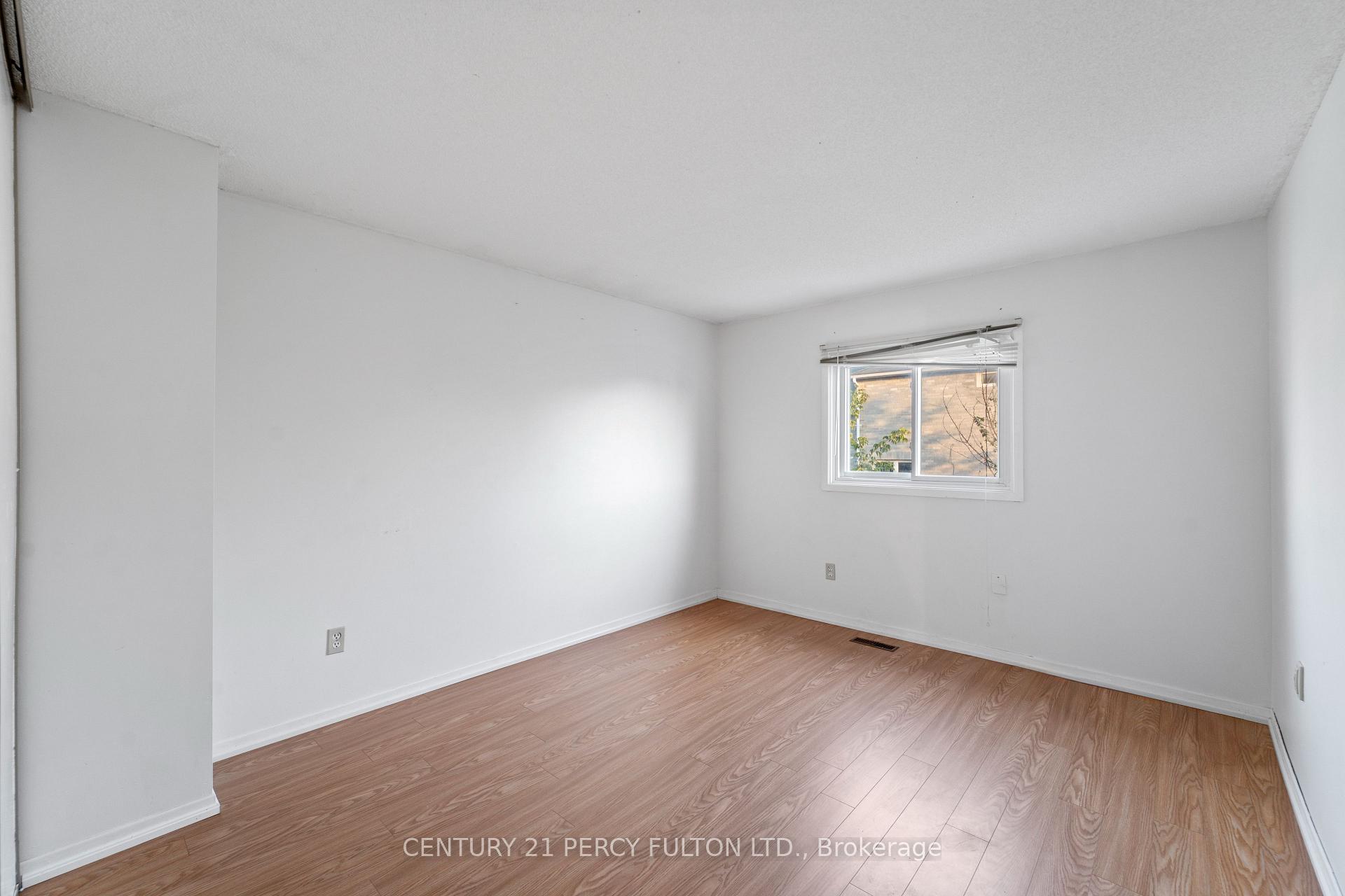 Photo 24 of 31 Chapman Drive, Ajax, Central — HOMEH