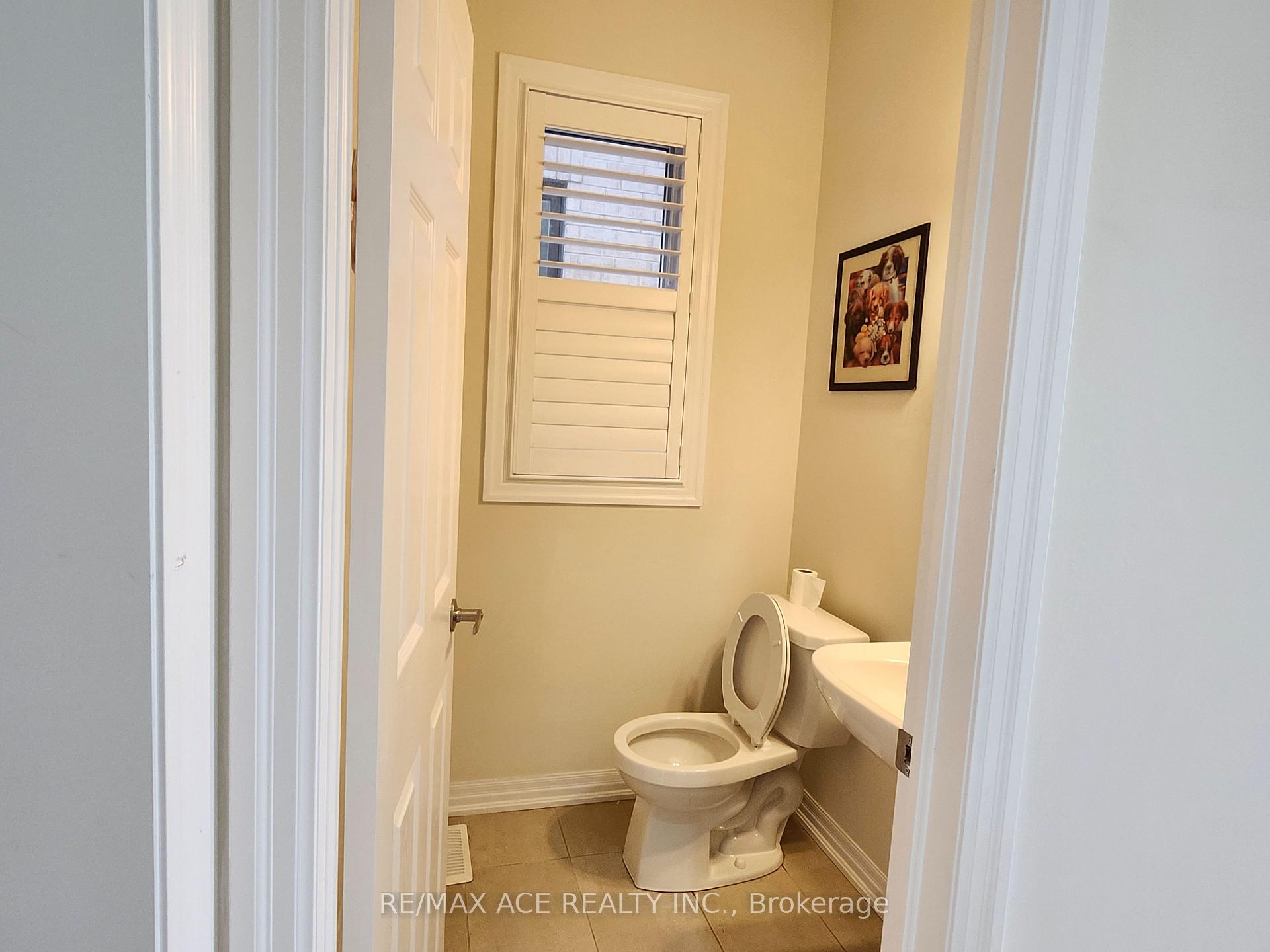 Photo 2 of Unit Main, 7 Northrop Avenue, Clarington, Newcastle — HOMEH
