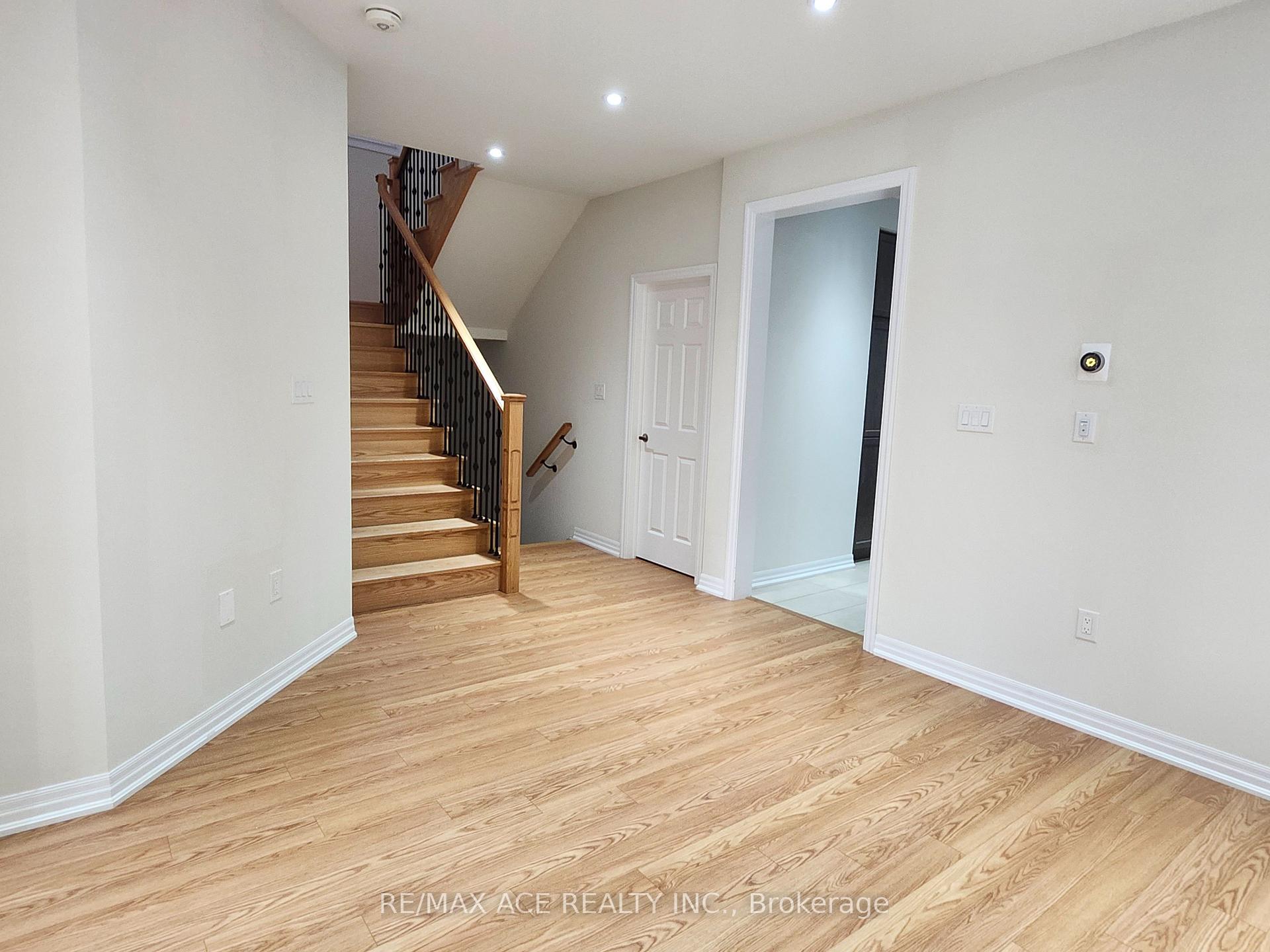 Photo 4 of Unit Main, 7 Northrop Avenue, Clarington, Newcastle — HOMEH