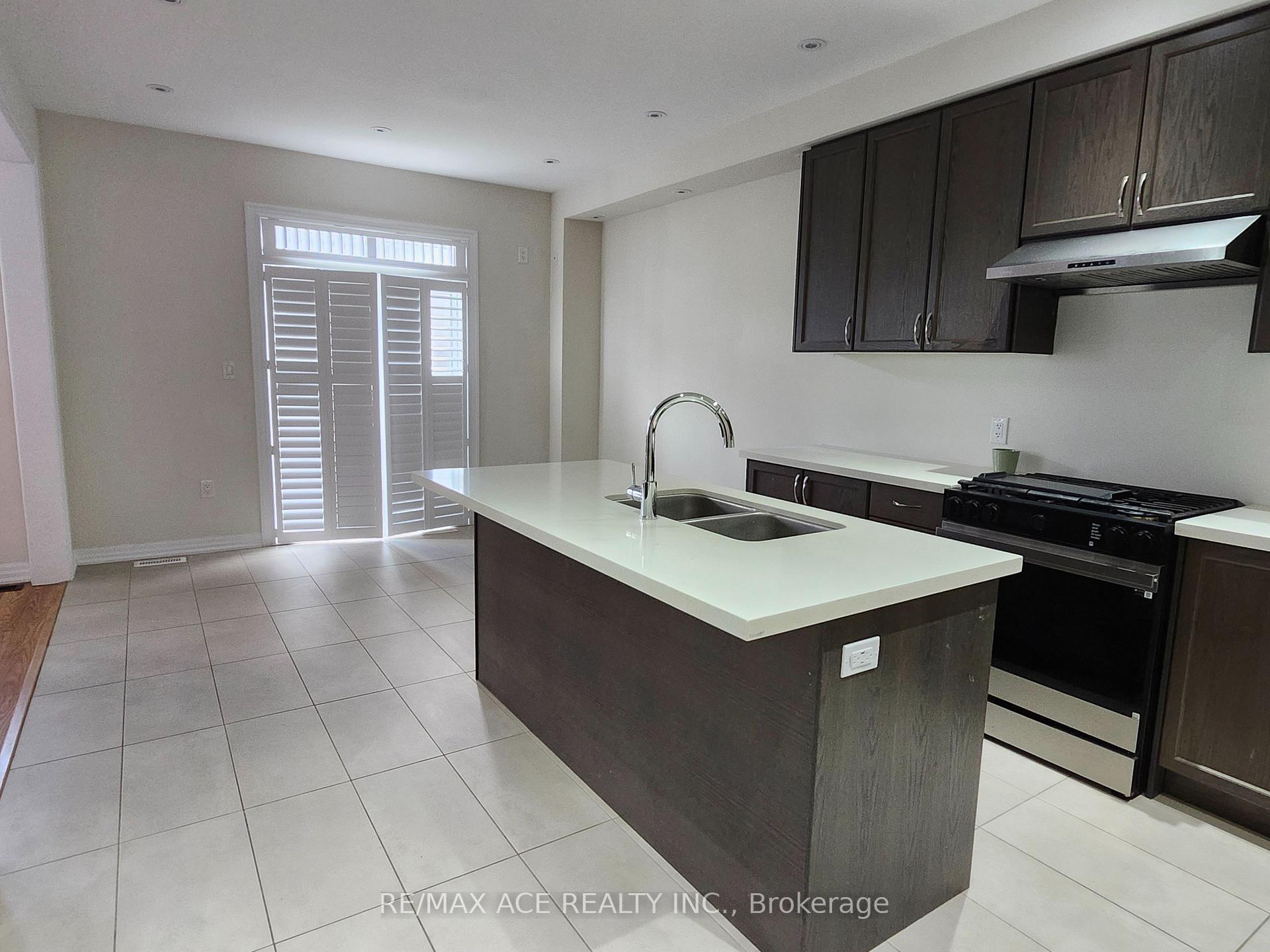 Photo 11 of Unit Main, 7 Northrop Avenue, Clarington, Newcastle — HOMEH