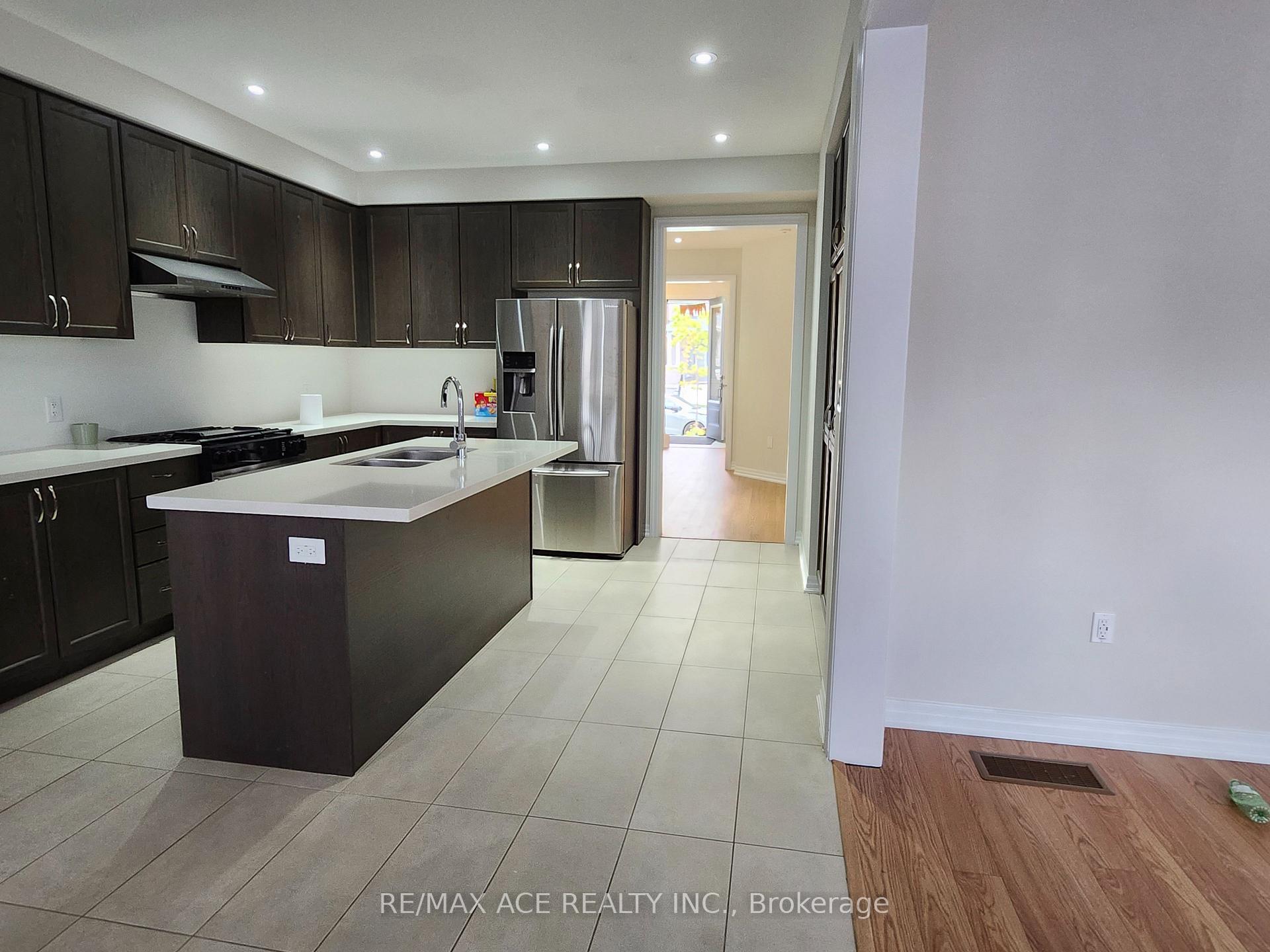 Photo 7 of Unit Main, 7 Northrop Avenue, Clarington, Newcastle — HOMEH