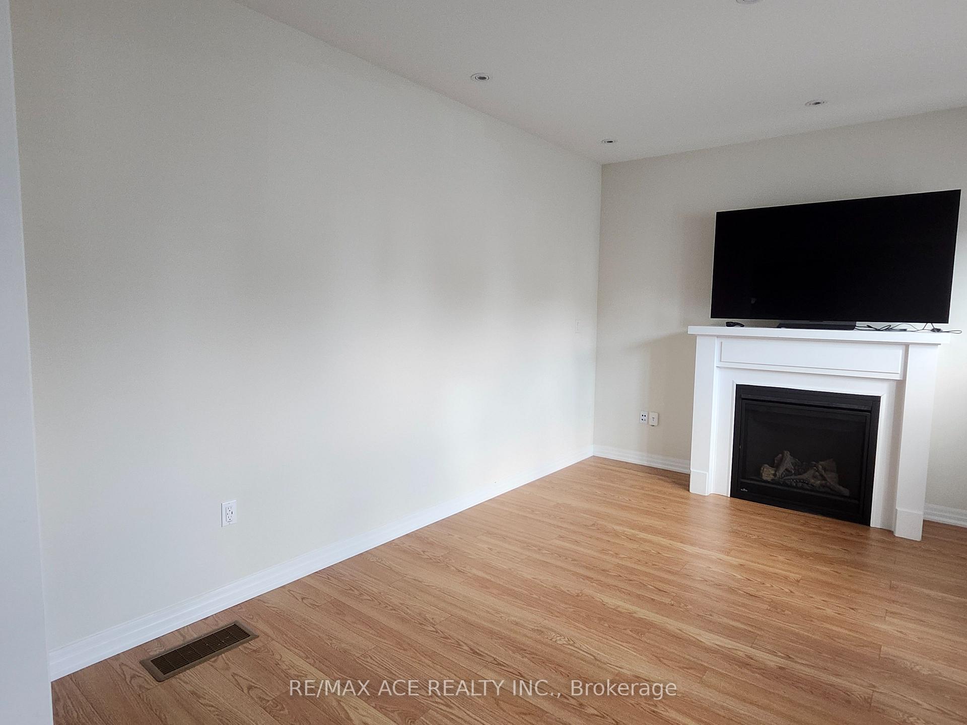 Photo 21 of Unit Main, 7 Northrop Avenue, Clarington, Newcastle — HOMEH
