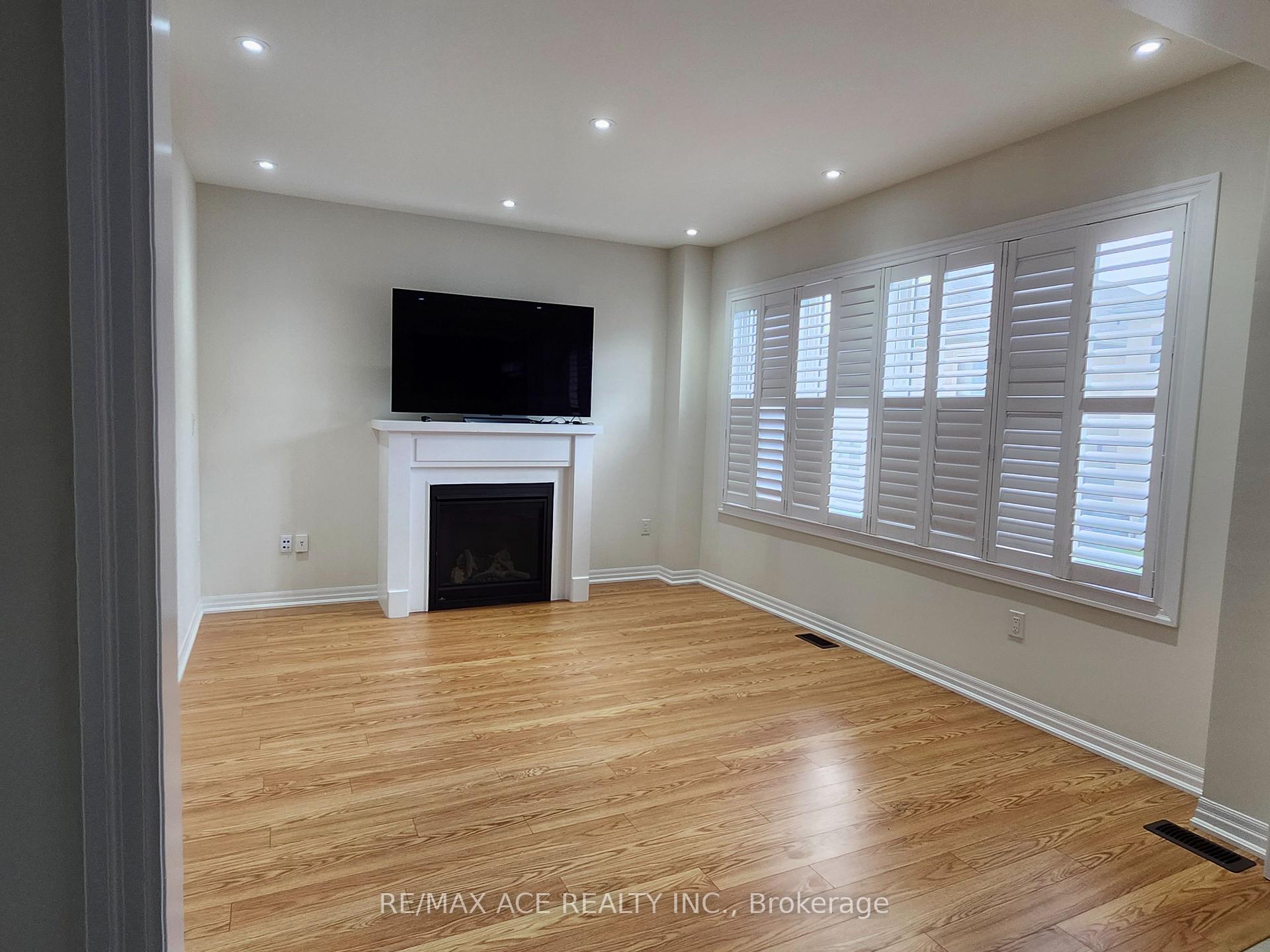 Photo 10 of Unit Main, 7 Northrop Avenue, Clarington, Newcastle — HOMEH