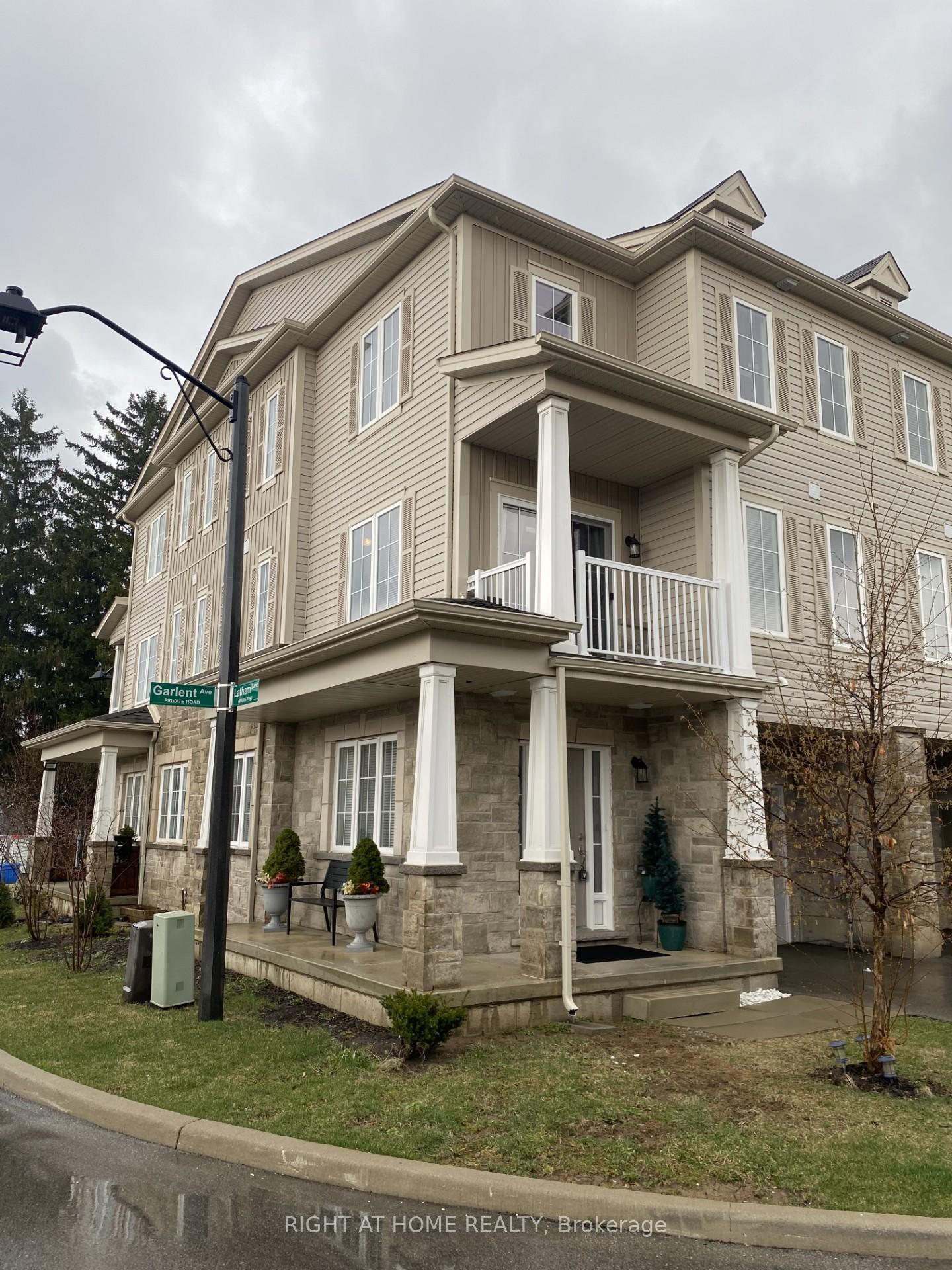 Photo 3 of 14 Garlent Avenue, Hamilton, Ancaster — HOMEH