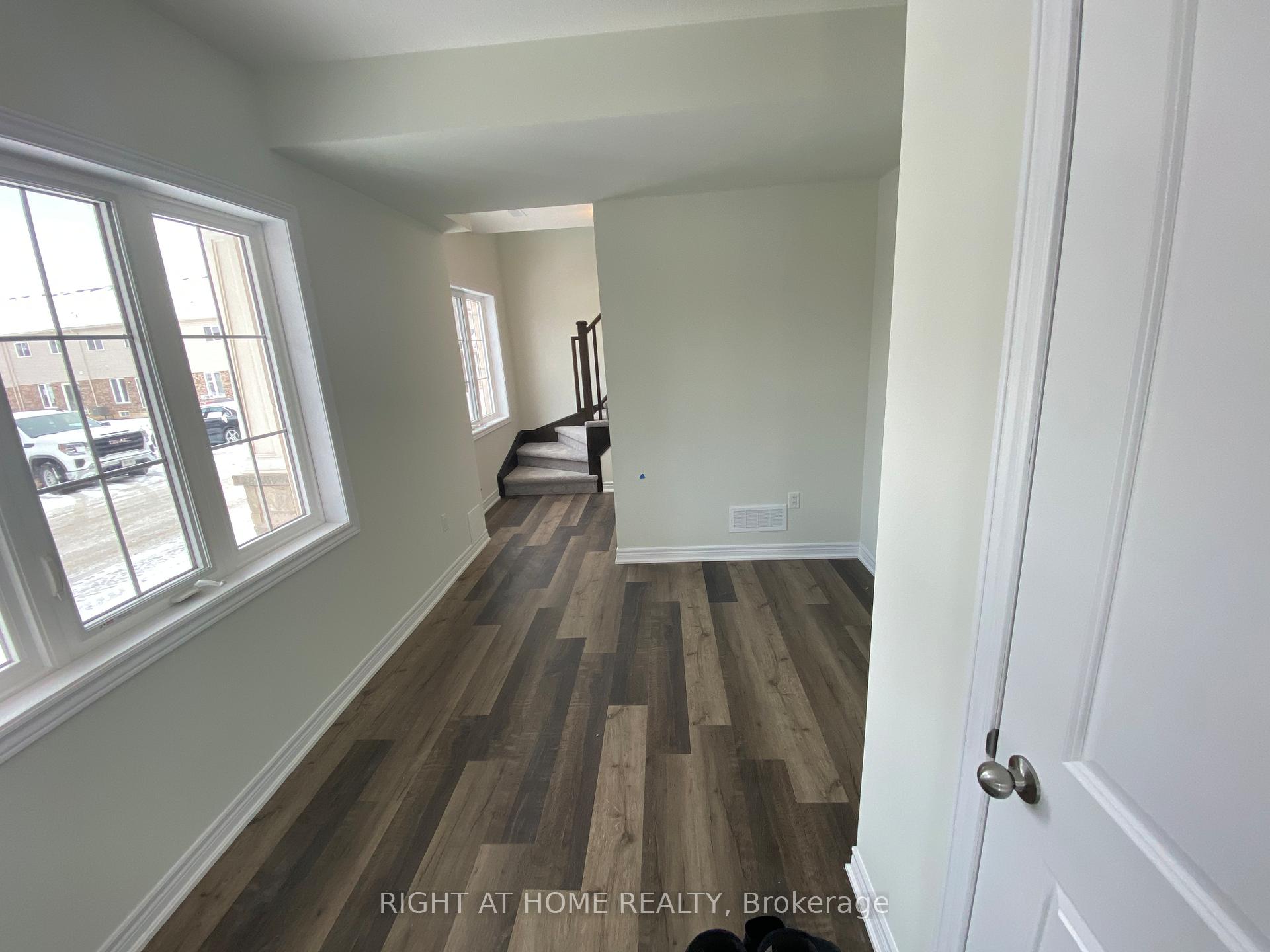 Photo 16 of 14 Garlent Avenue, Hamilton, Ancaster — HOMEH