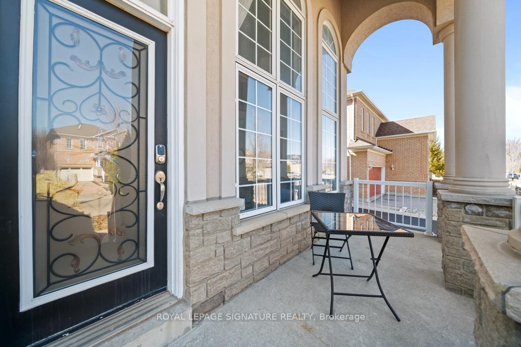 Photo 6 of 18 Vellore Woods Boulevard, Vaughan, Vellore Village — HOMEH