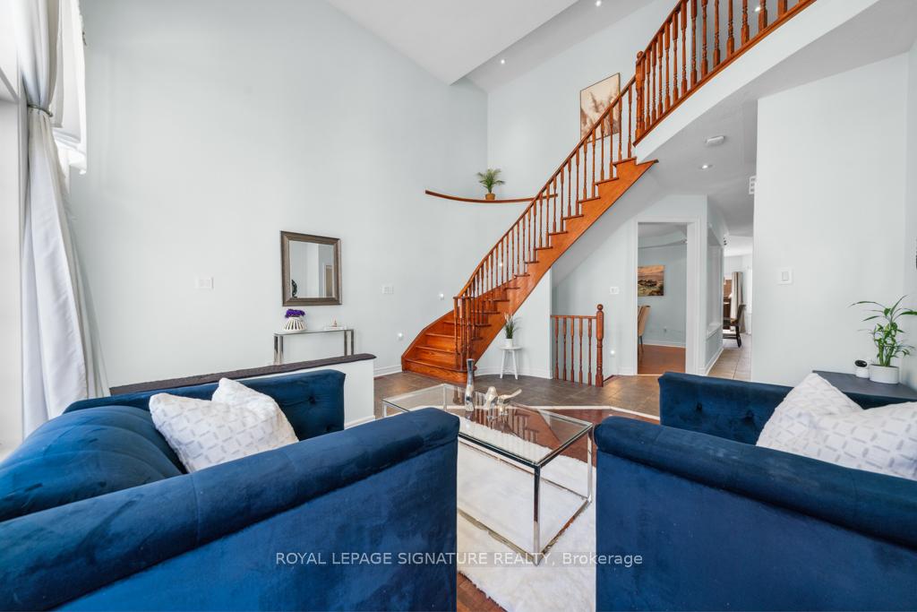 Photo 5 of 18 Vellore Woods Boulevard, Vaughan, Vellore Village — HOMEH