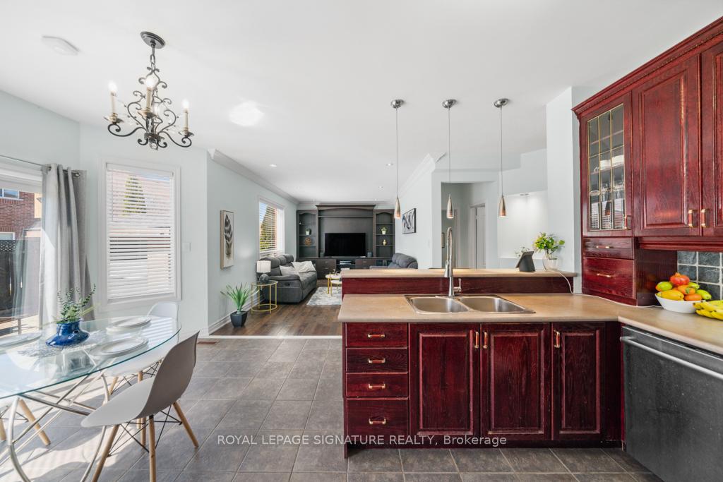 Photo 25 of 18 Vellore Woods Boulevard, Vaughan, Vellore Village — HOMEH