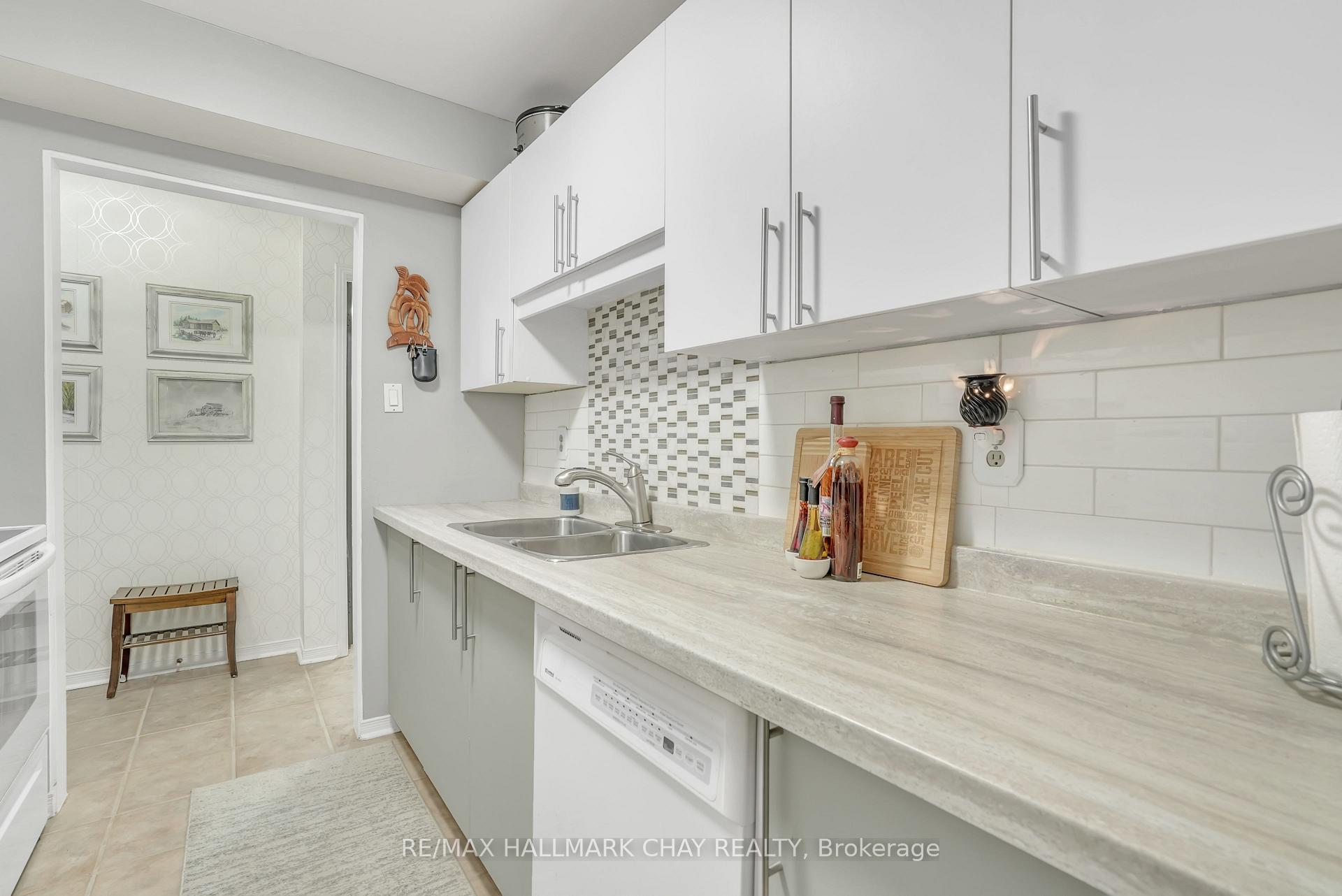 Photo 2 of Unit 106, 1 Quail Crescent, Barrie, Ardagh — HOMEH