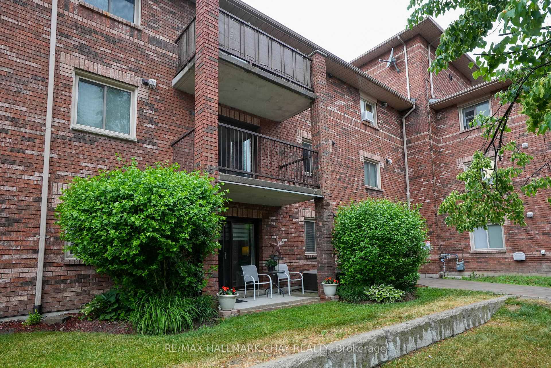Photo 6 of Unit 106, 1 Quail Crescent, Barrie, Ardagh — HOMEH