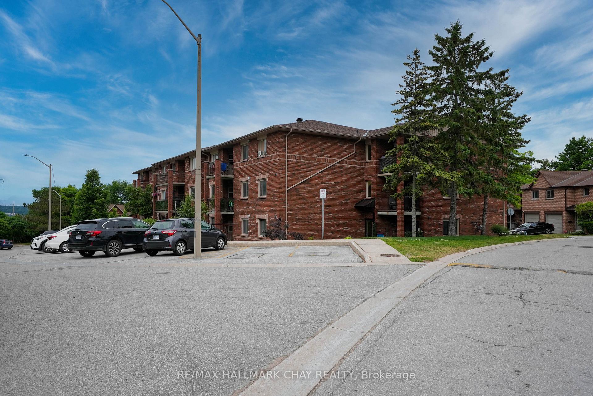 Photo 9 of Unit 106, 1 Quail Crescent, Barrie, Ardagh — HOMEH