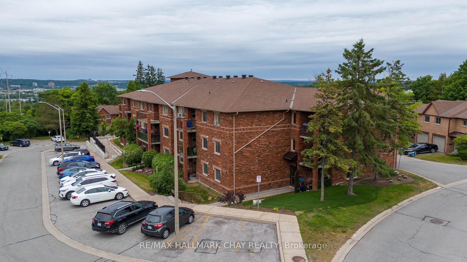 Photo 10 of Unit 106, 1 Quail Crescent, Barrie, Ardagh — HOMEH