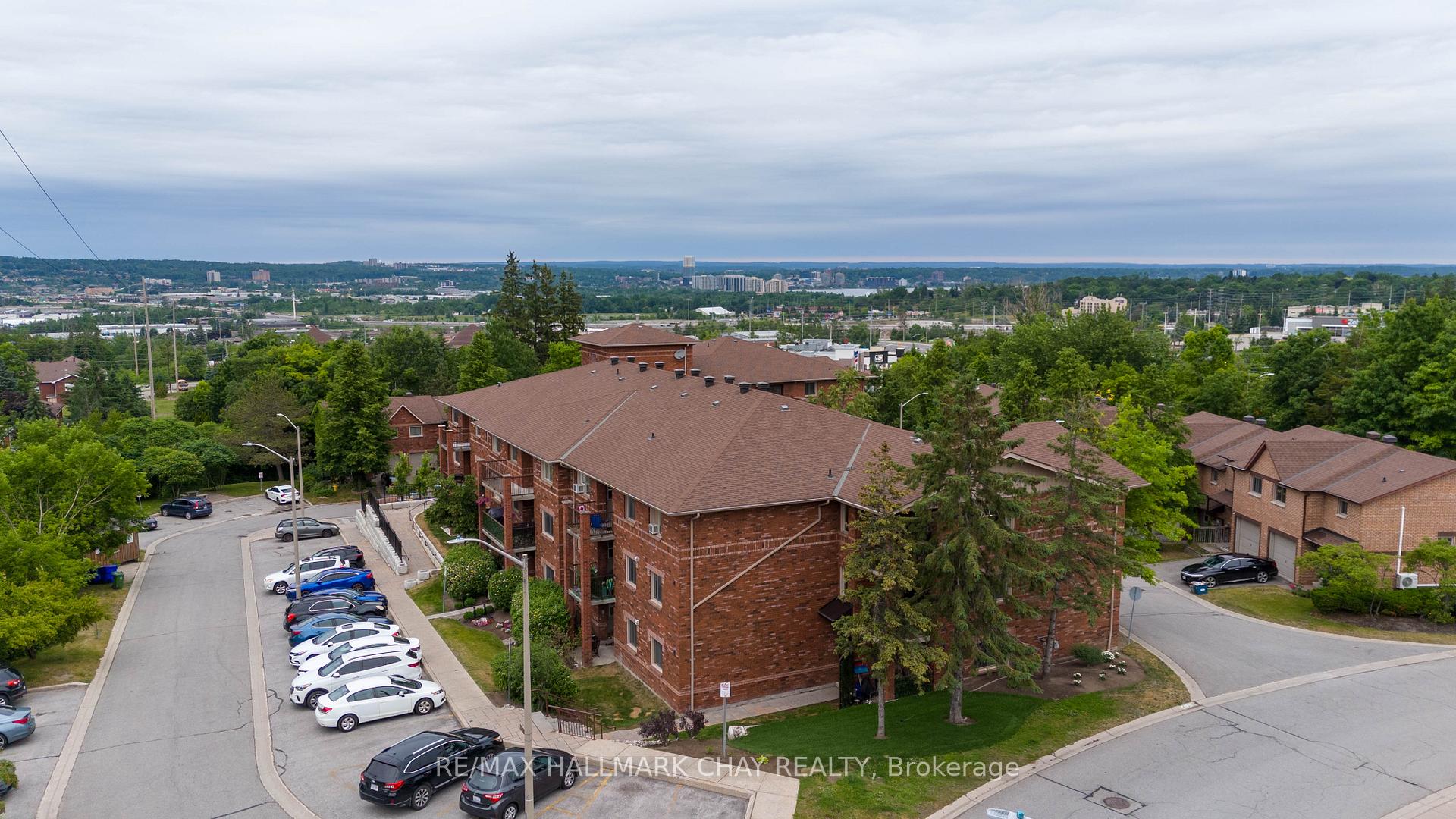 Photo 8 of Unit 106, 1 Quail Crescent, Barrie, Ardagh — HOMEH